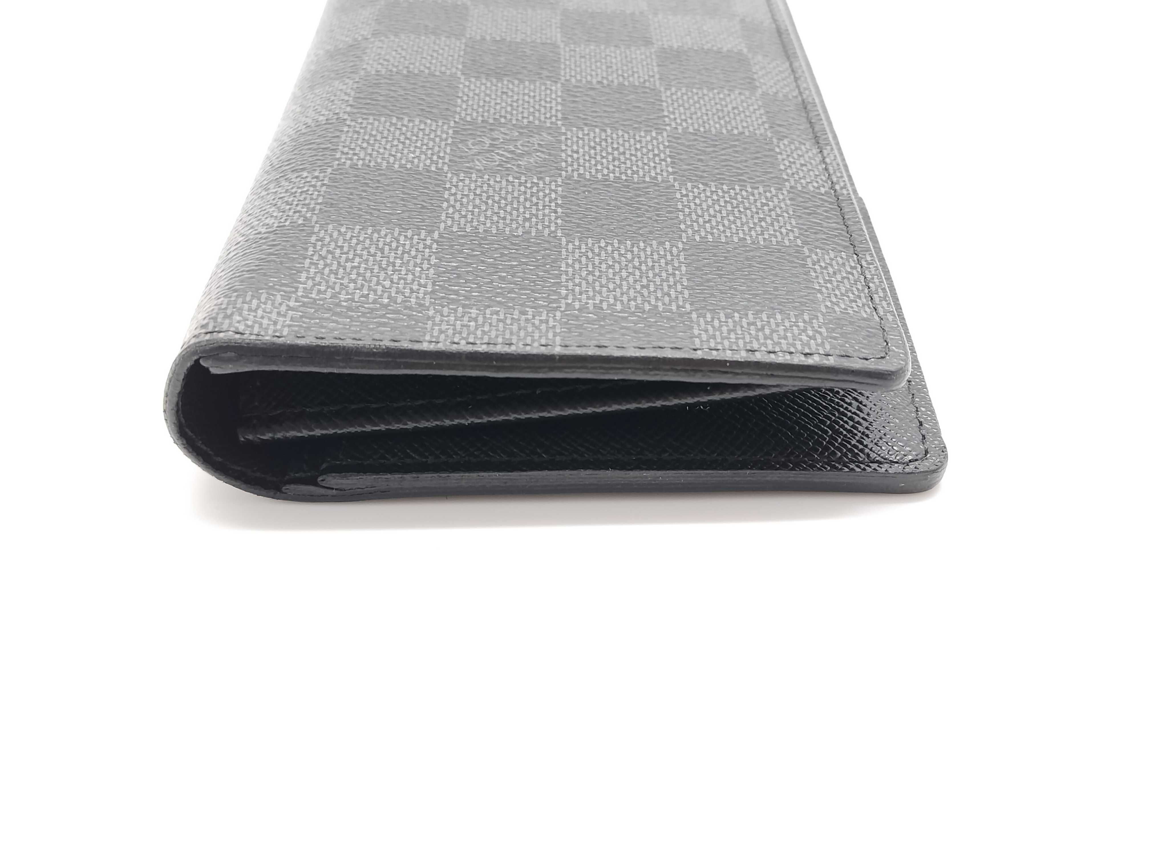 Damier Graphite Portefeuille Brazza Wallet with Initials — view 5
