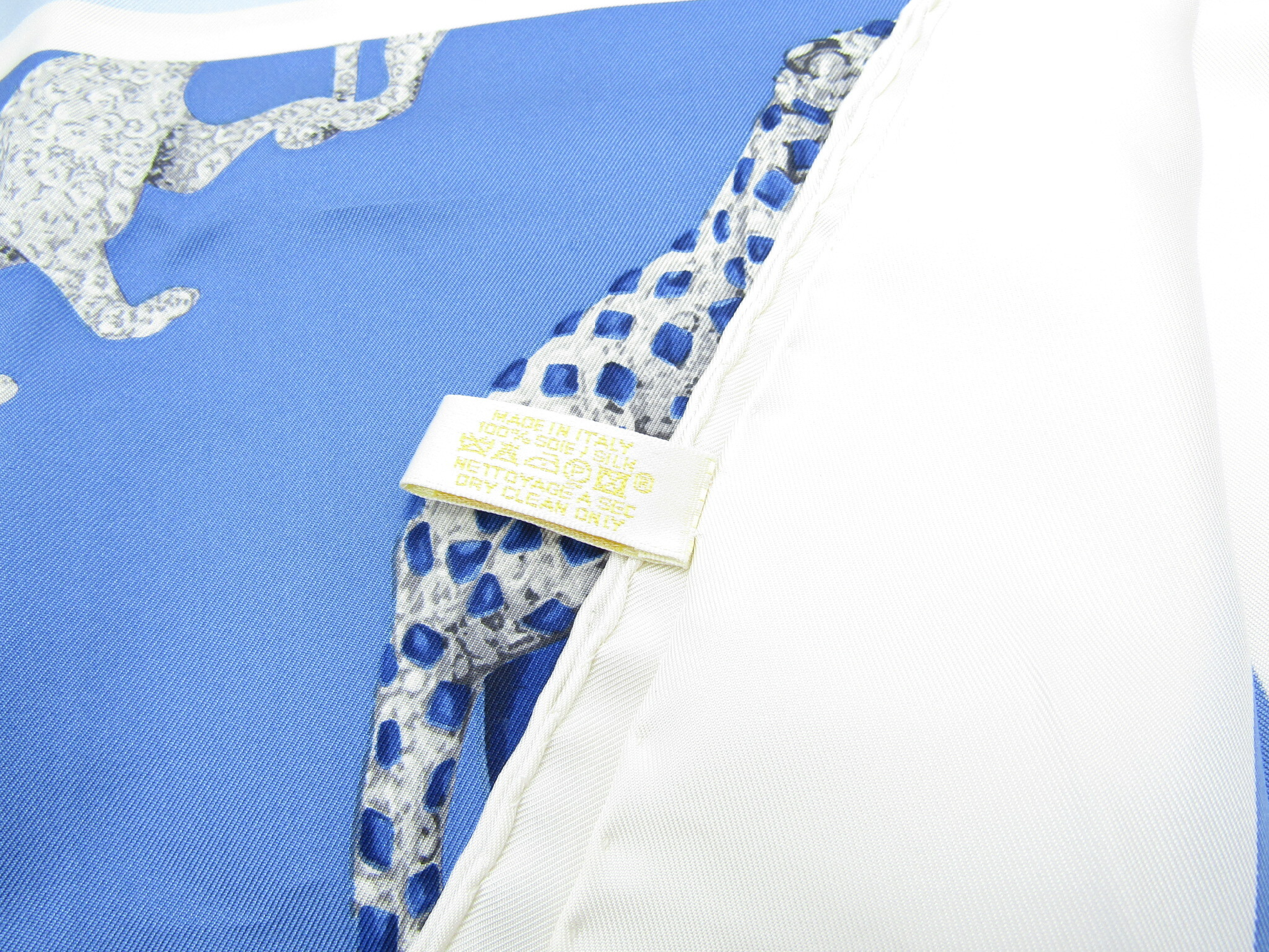 Panthère Scarf, Silk, Blue/White, #88cm x 88cm, Other Accessories — view 2