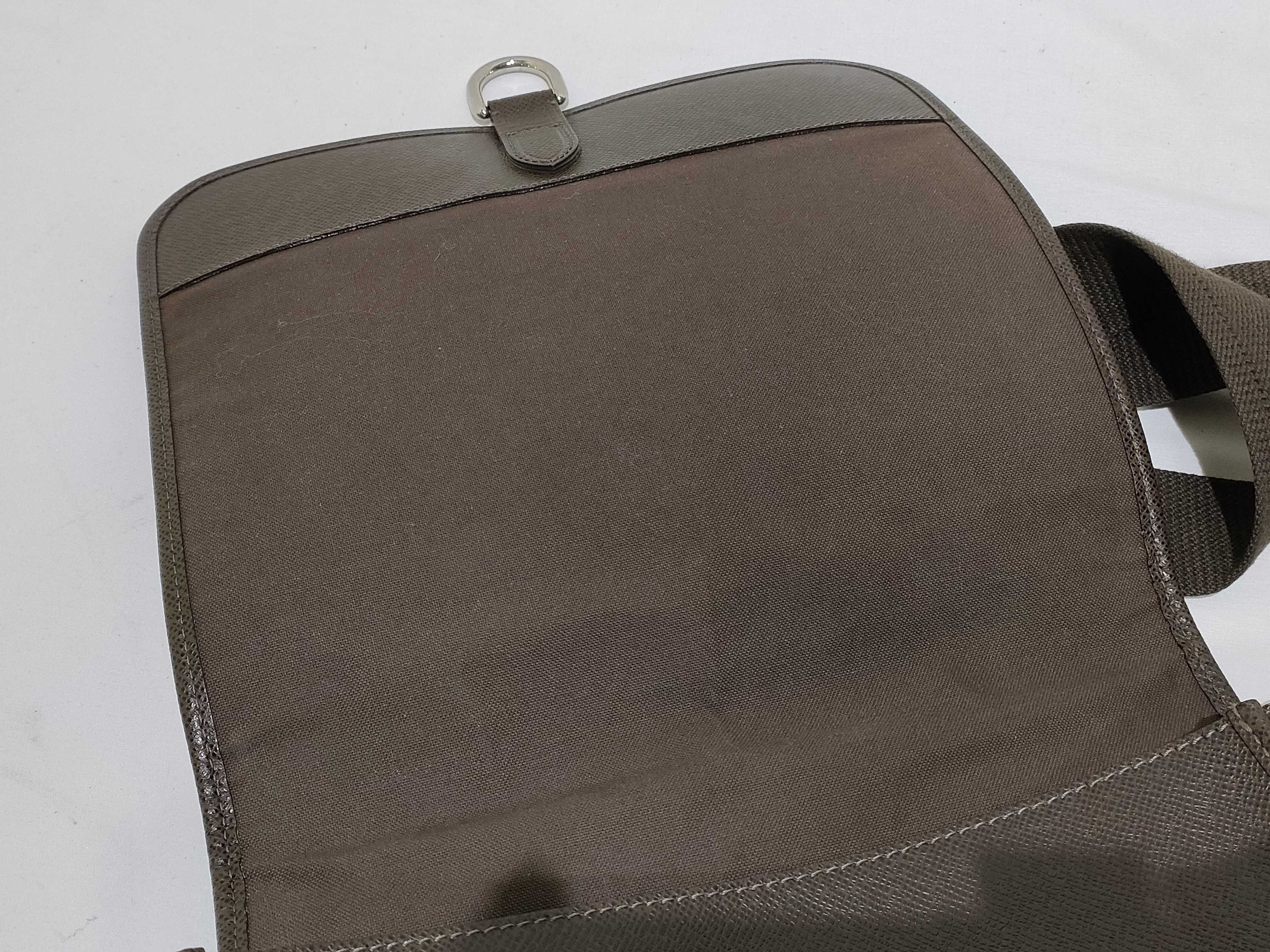 Taiga LV Taiga Flap Crossbody Bag Shoulder Bag — view 12