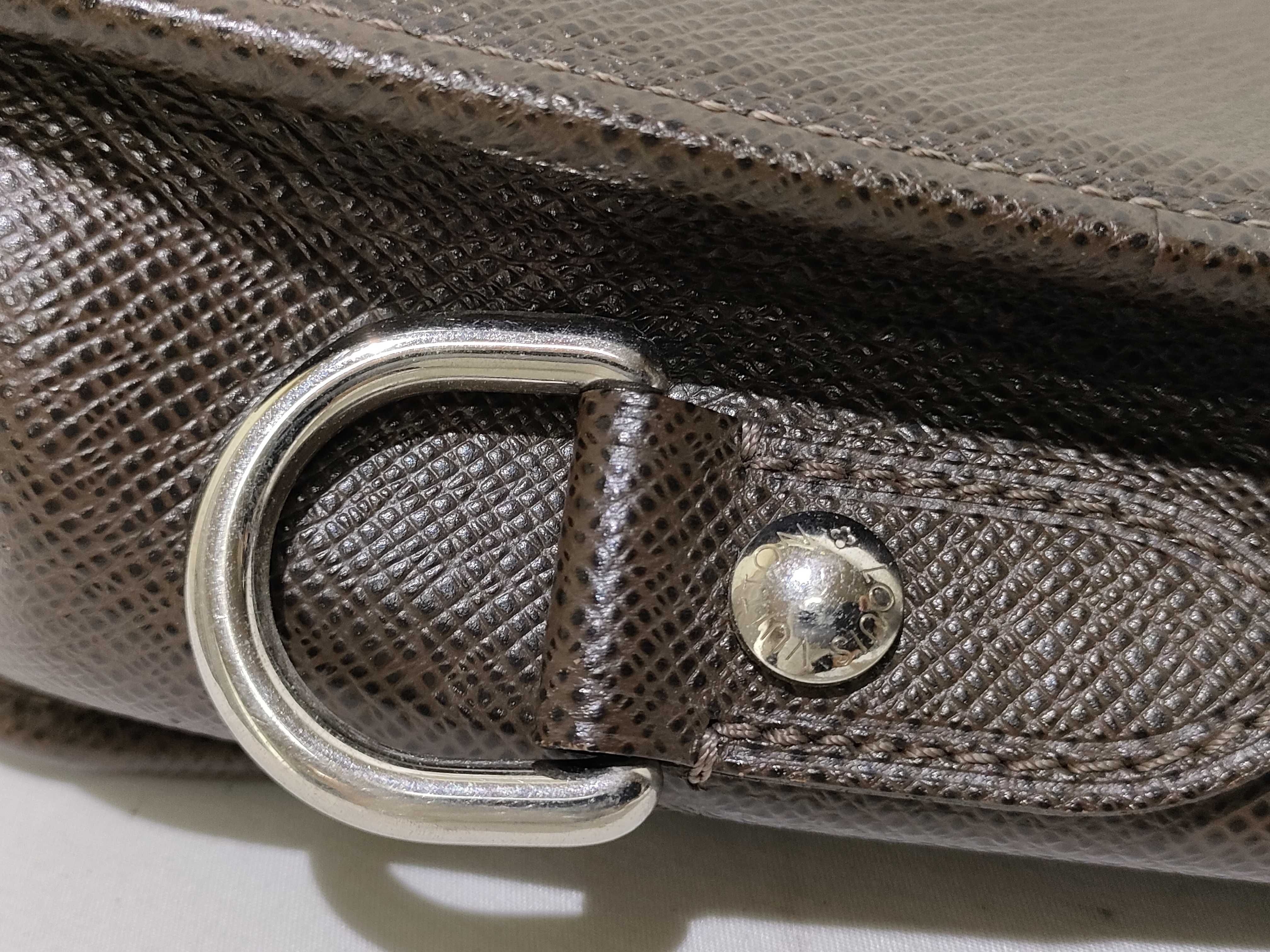 Taiga LV Taiga Flap Crossbody Bag Shoulder Bag — view 14