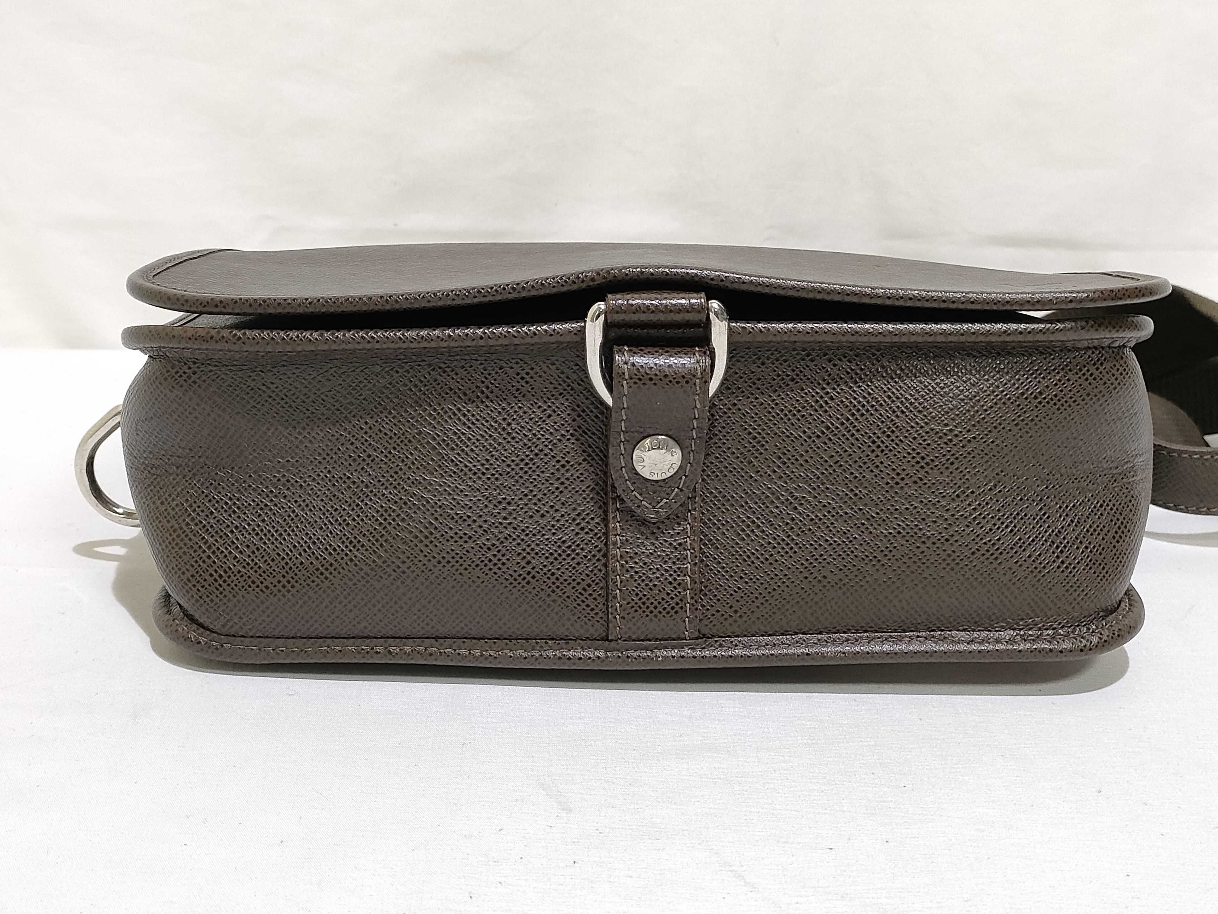 Taiga LV Taiga Flap Crossbody Bag Shoulder Bag — view 7