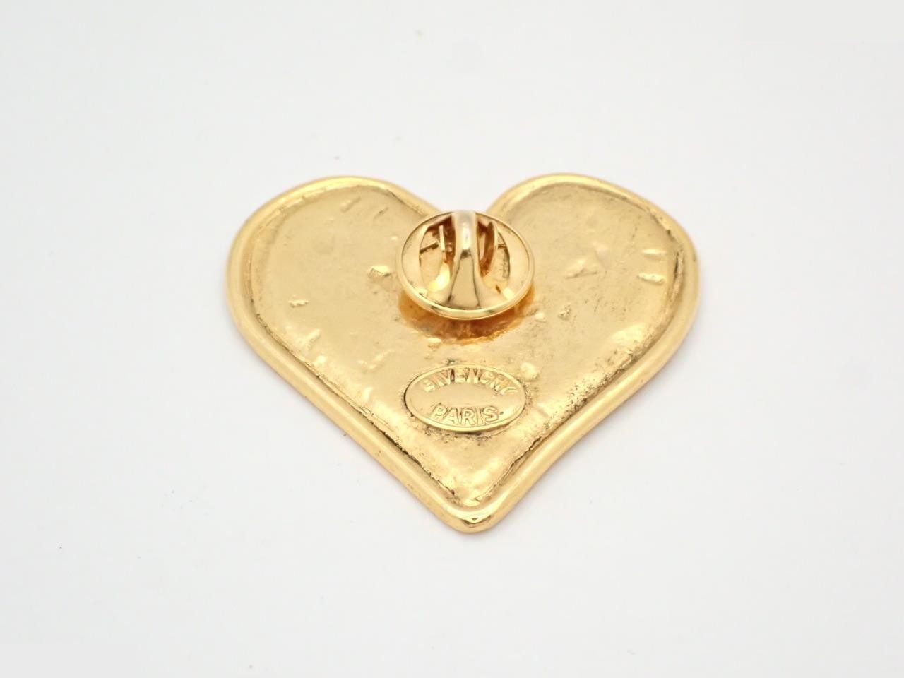 gold brooch — view 2