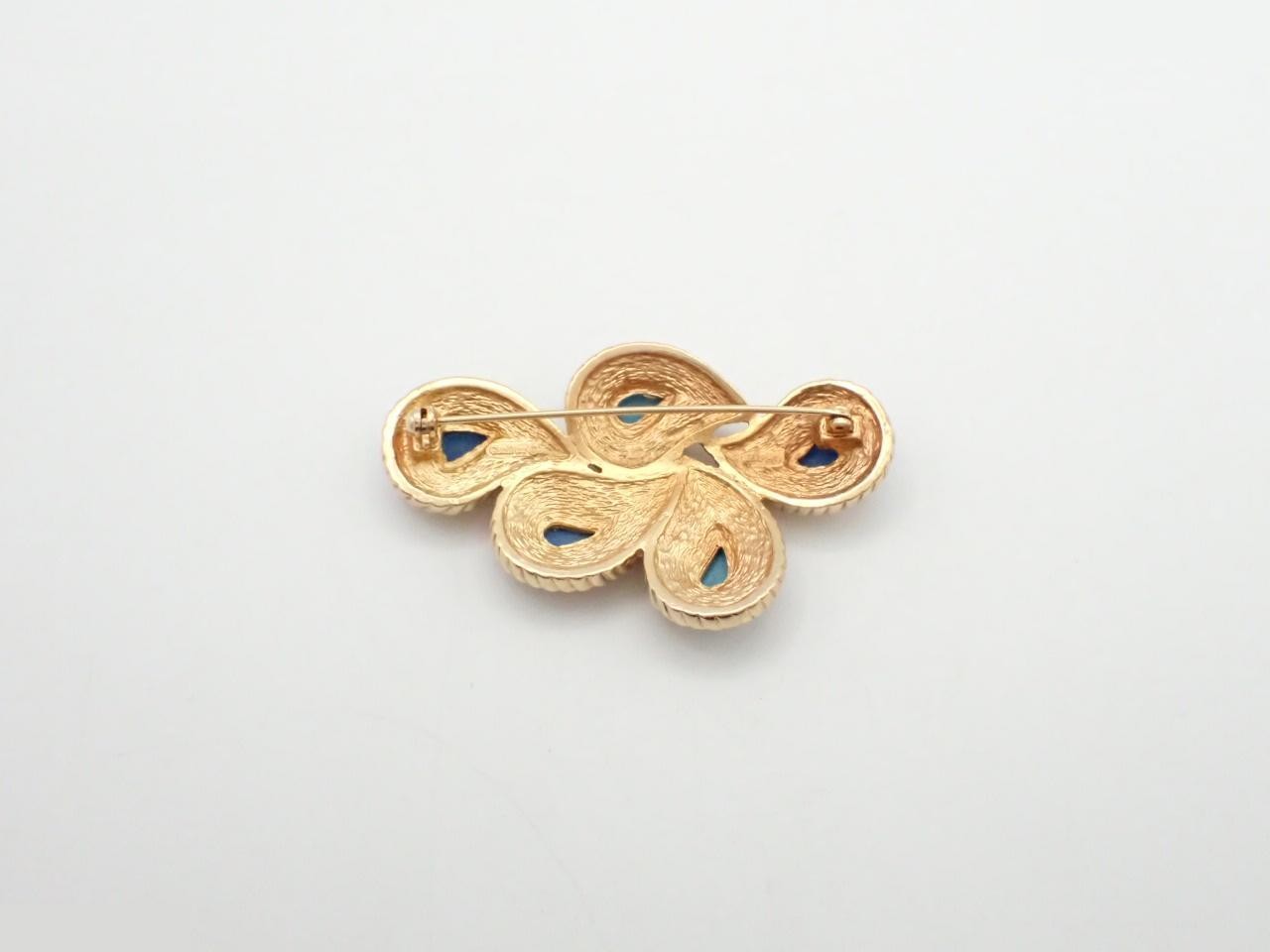 Other lines: Precious metals and brooches — view 2