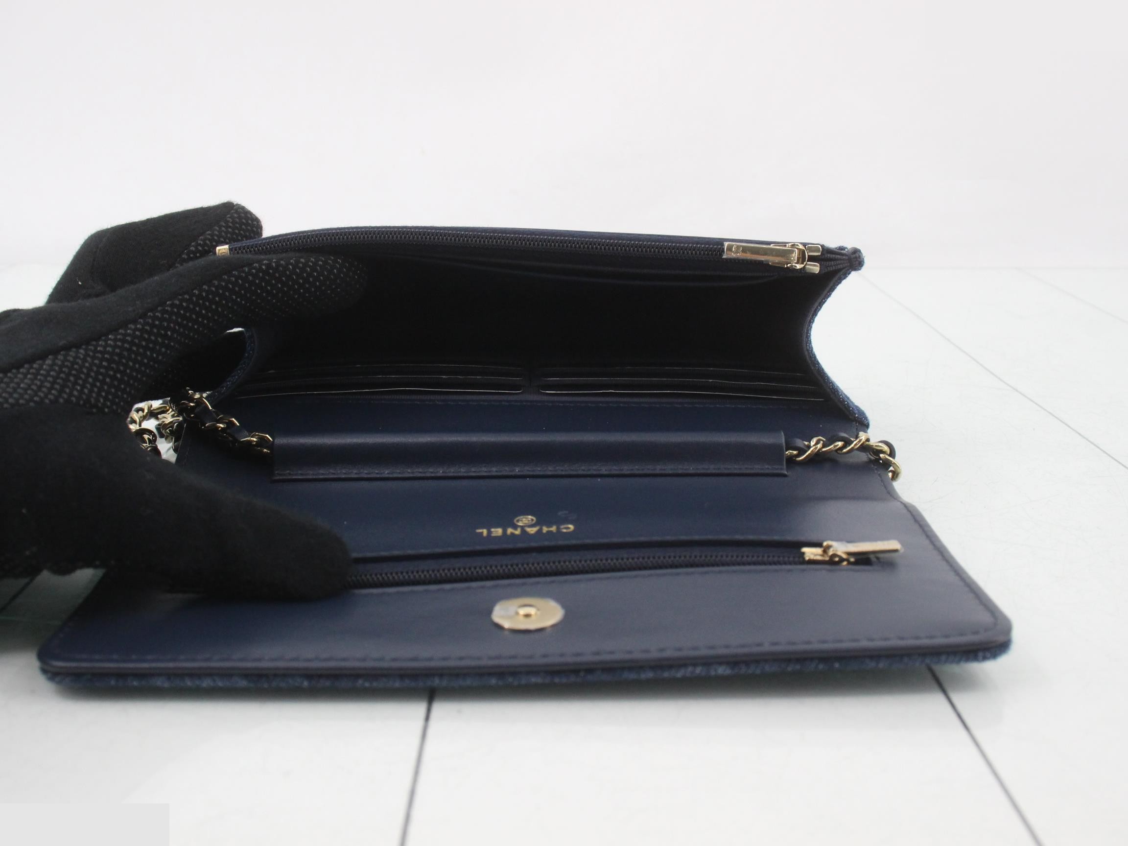 denim matelassé chain wallet — view 4
