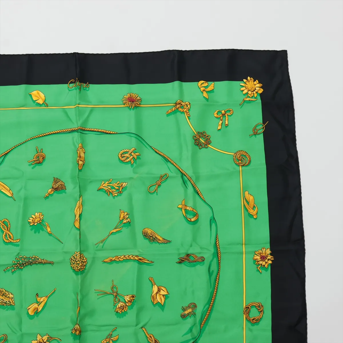 Carre 90 clips clip scarf silk black x green thread — view 3