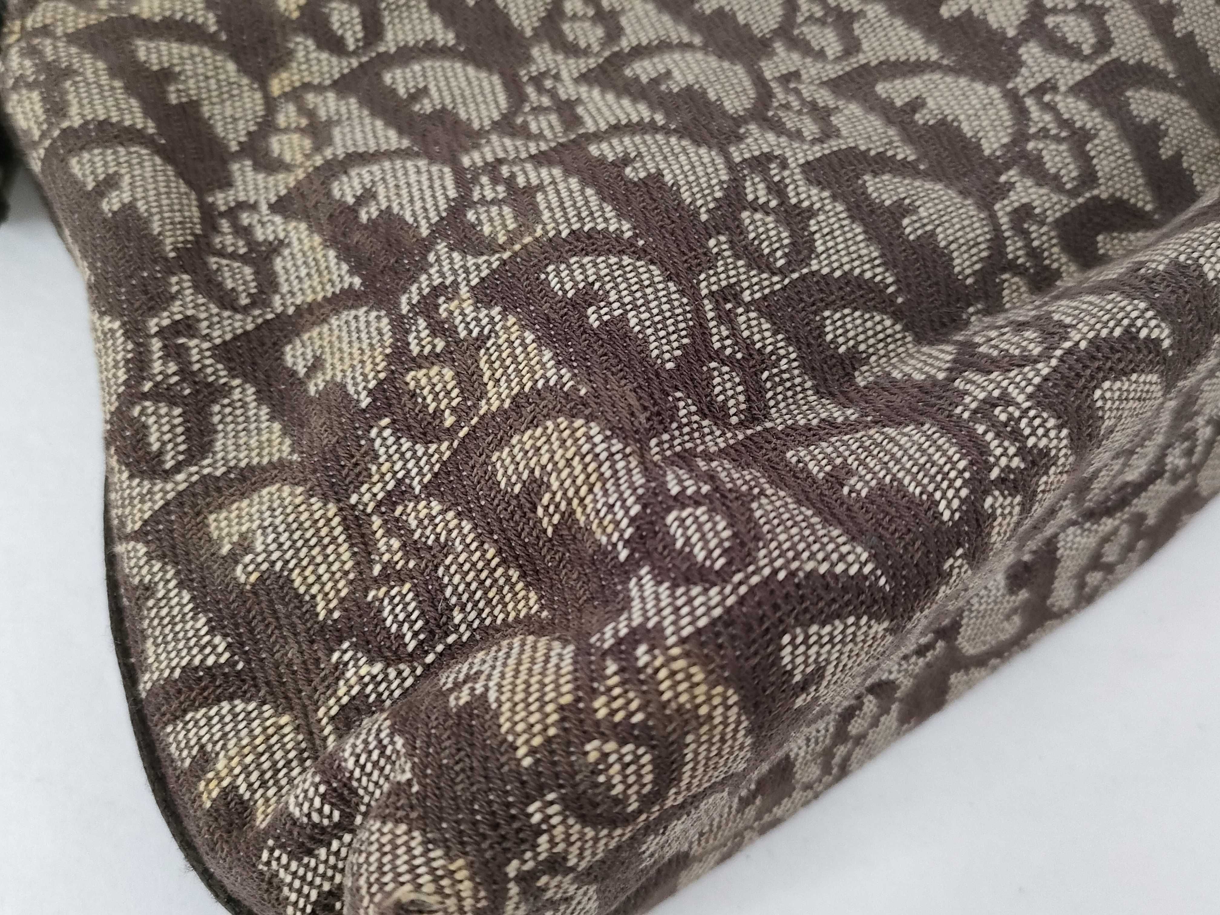 One-Shoulder Trotter Bordeaux Handbag — view 14