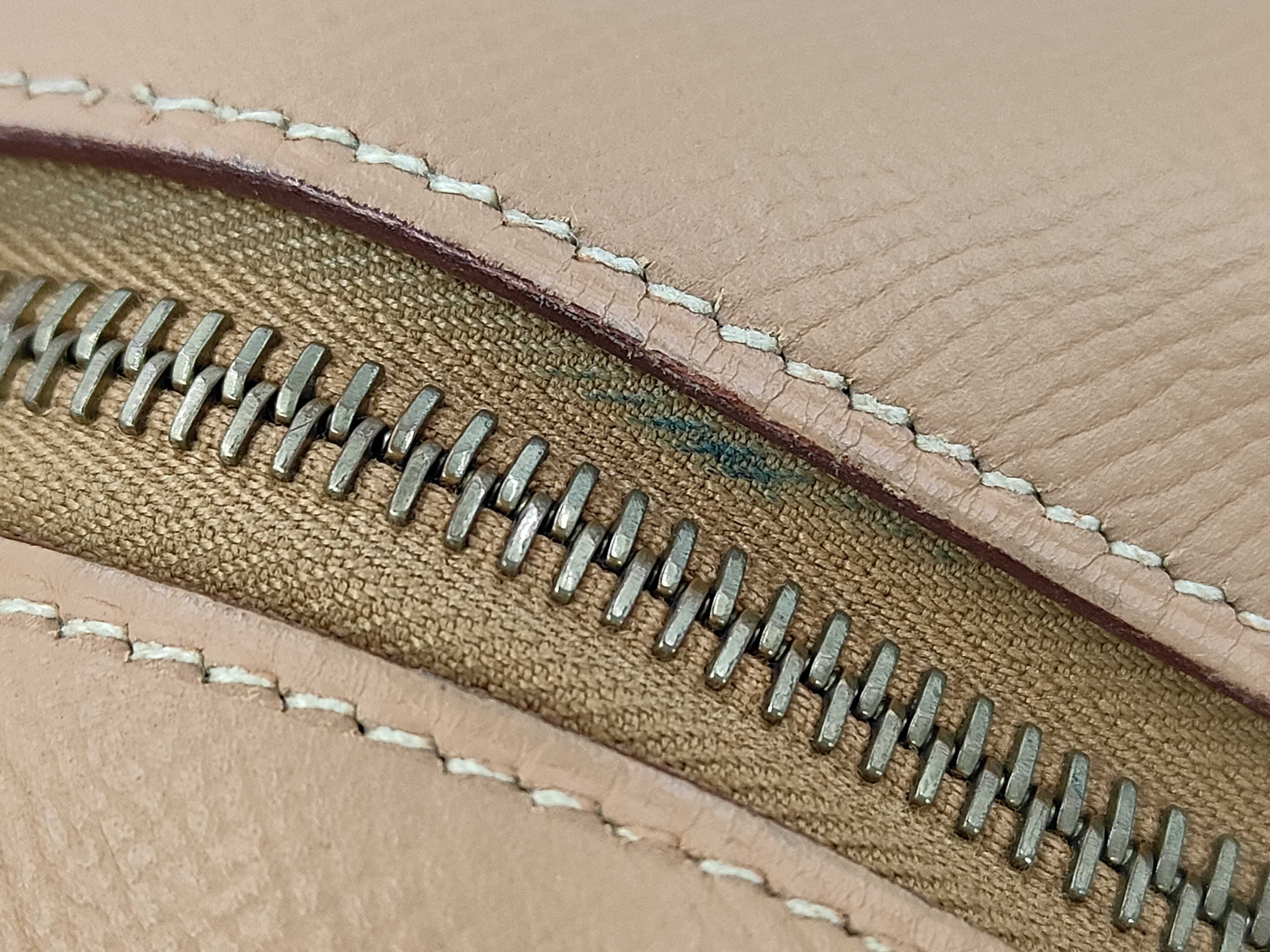 Plume 28 Tote Bag — view 12