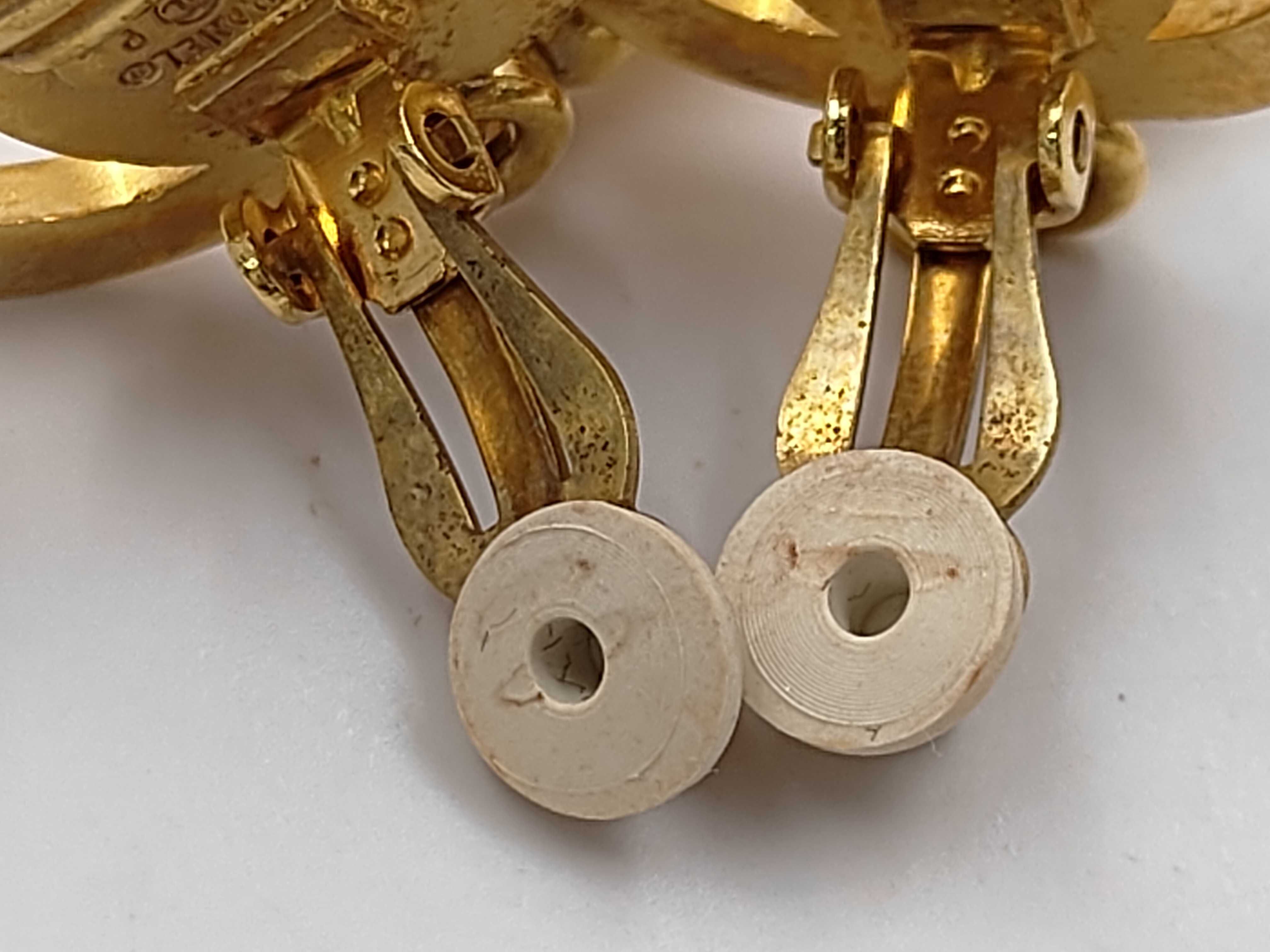 Earrings (with box) - Drop-shaped pearl earrings with turn-lock closure. — view 9