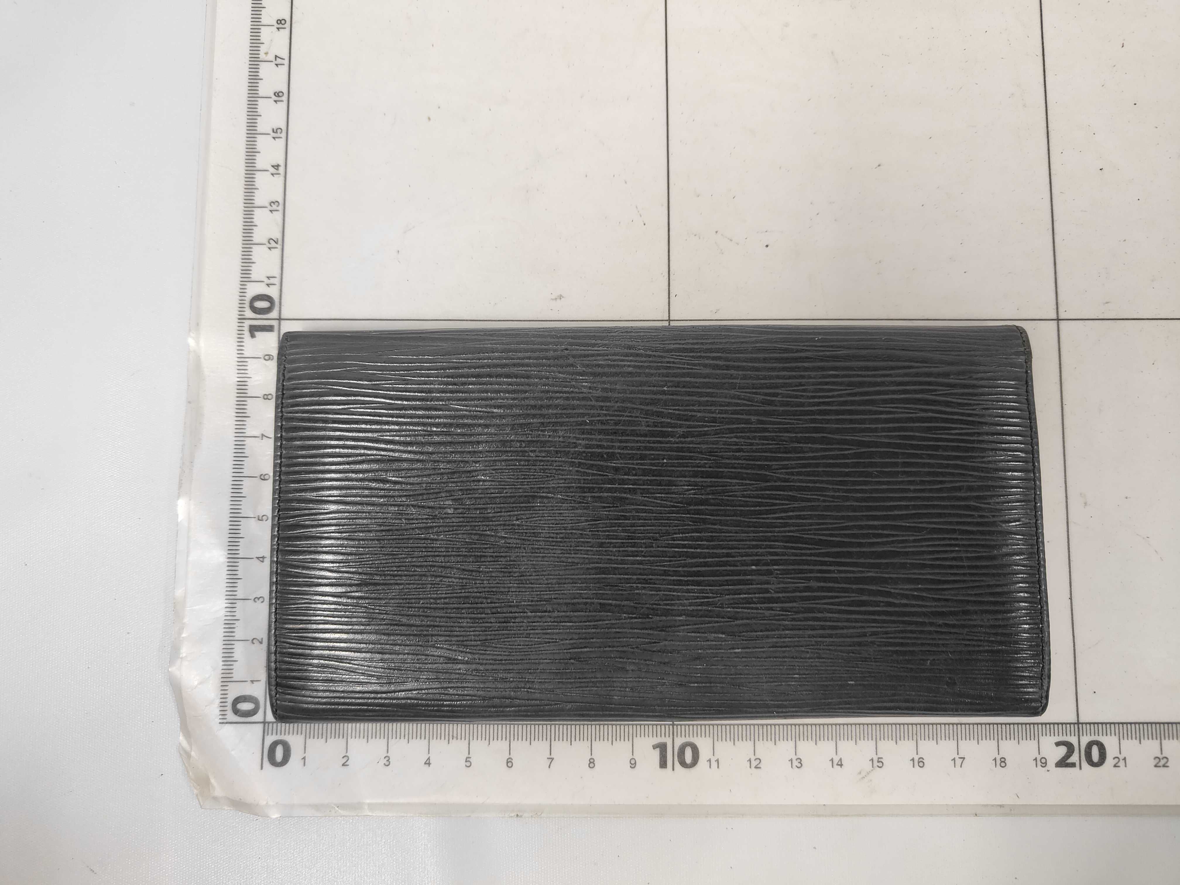 Epi / Portefeuille 3 Cartes Credit / M63532 / LO1900 / Long Wallet / Leather Billfold — view 2