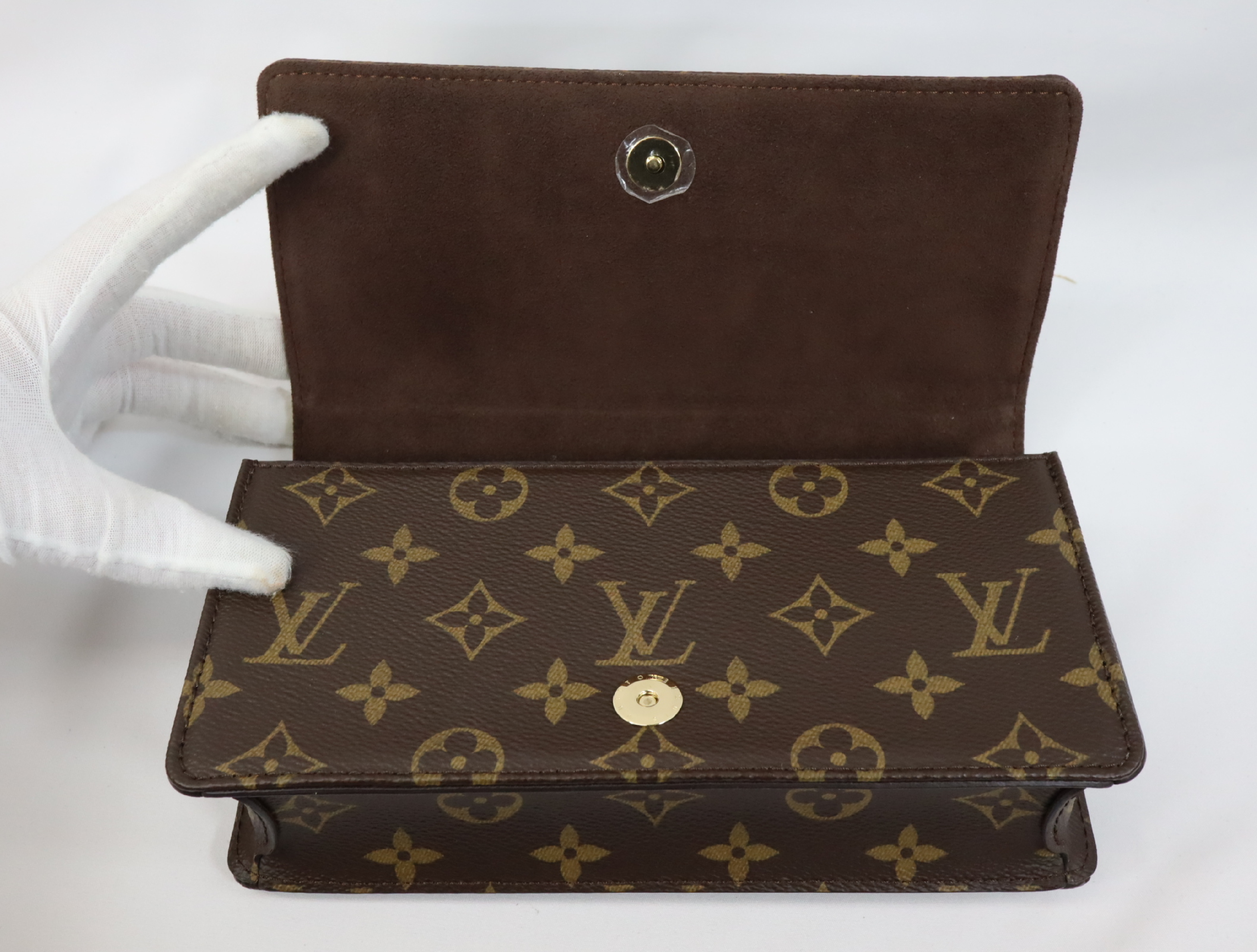 Monogram Wallet on Chain Lily M82509 Shoulder Bag (RFID detected) — view 12