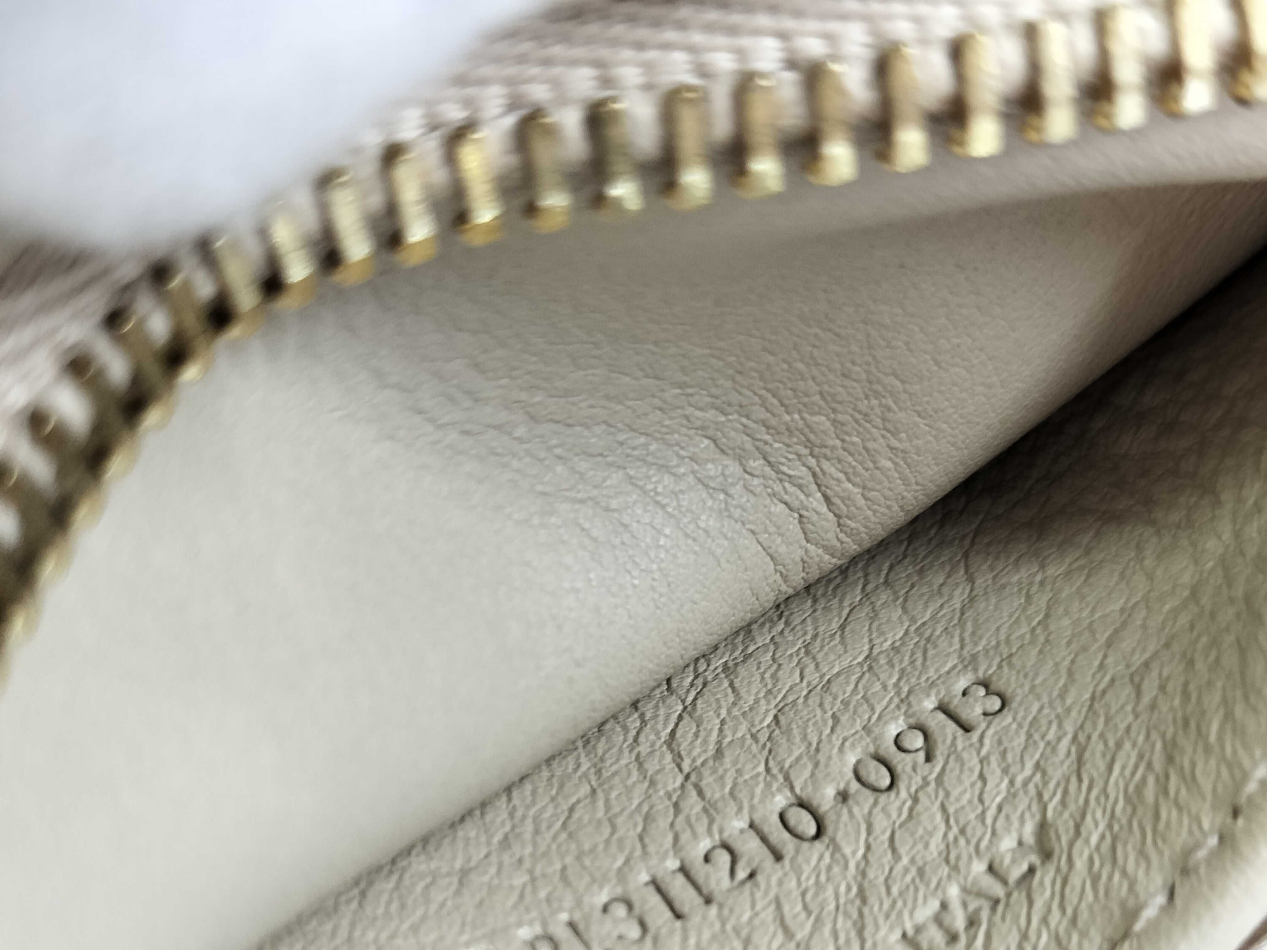 Leather Cabas Chic 2-Way Handbag — view 10