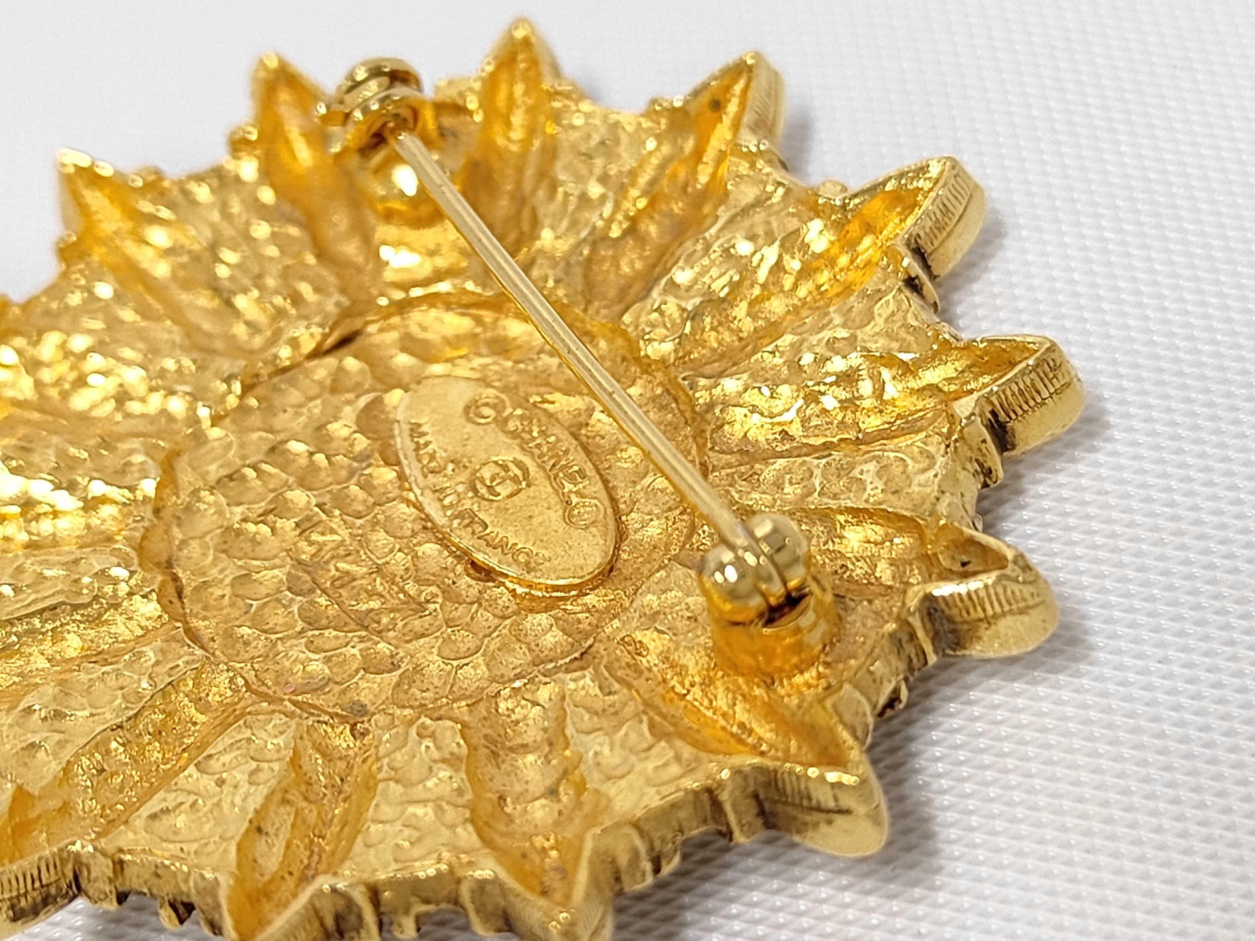 Emblem Coco Mark Brooch, Gold Brooch — view 3