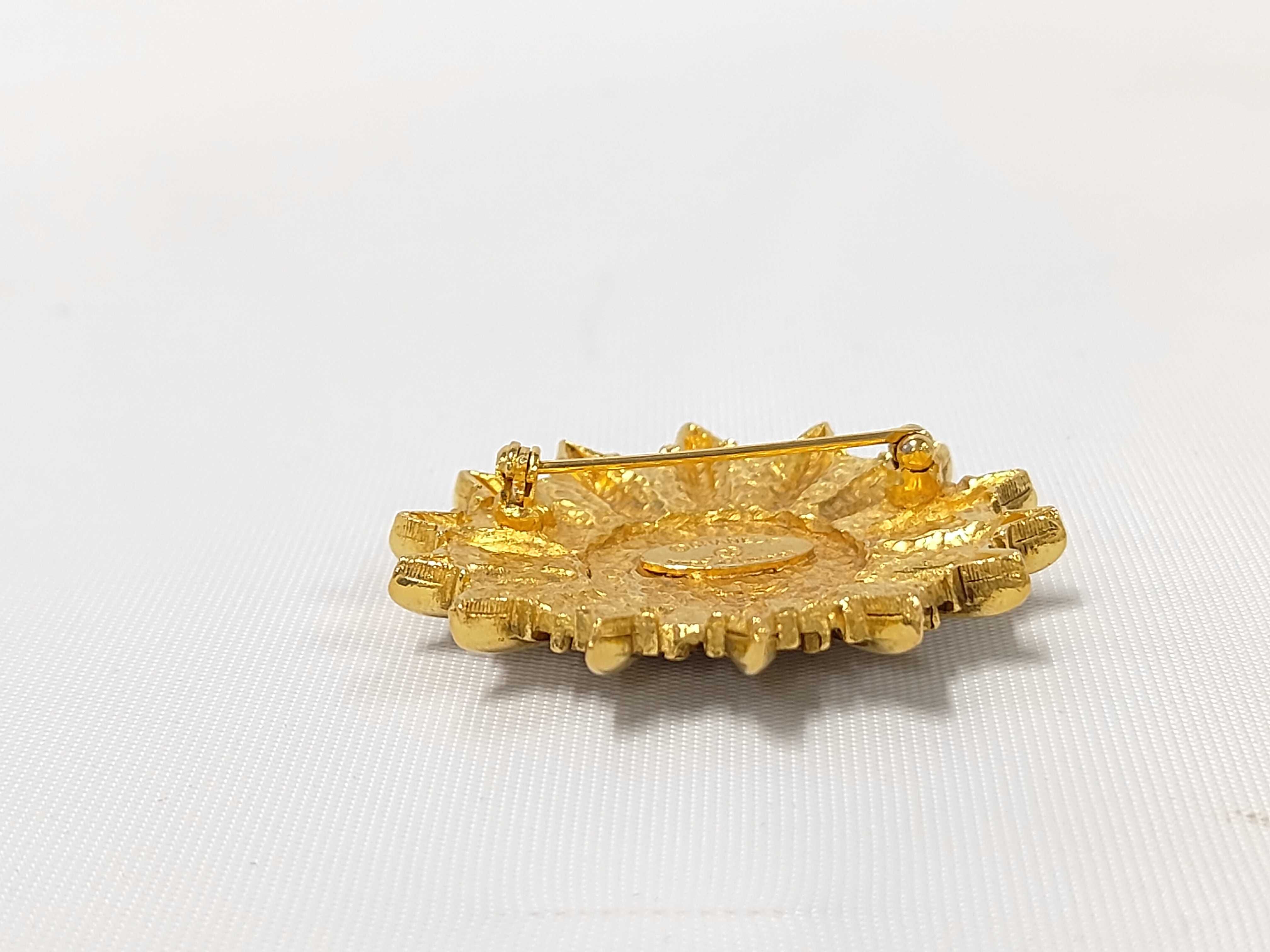 Emblem Coco Mark Brooch, Gold Brooch — view 5