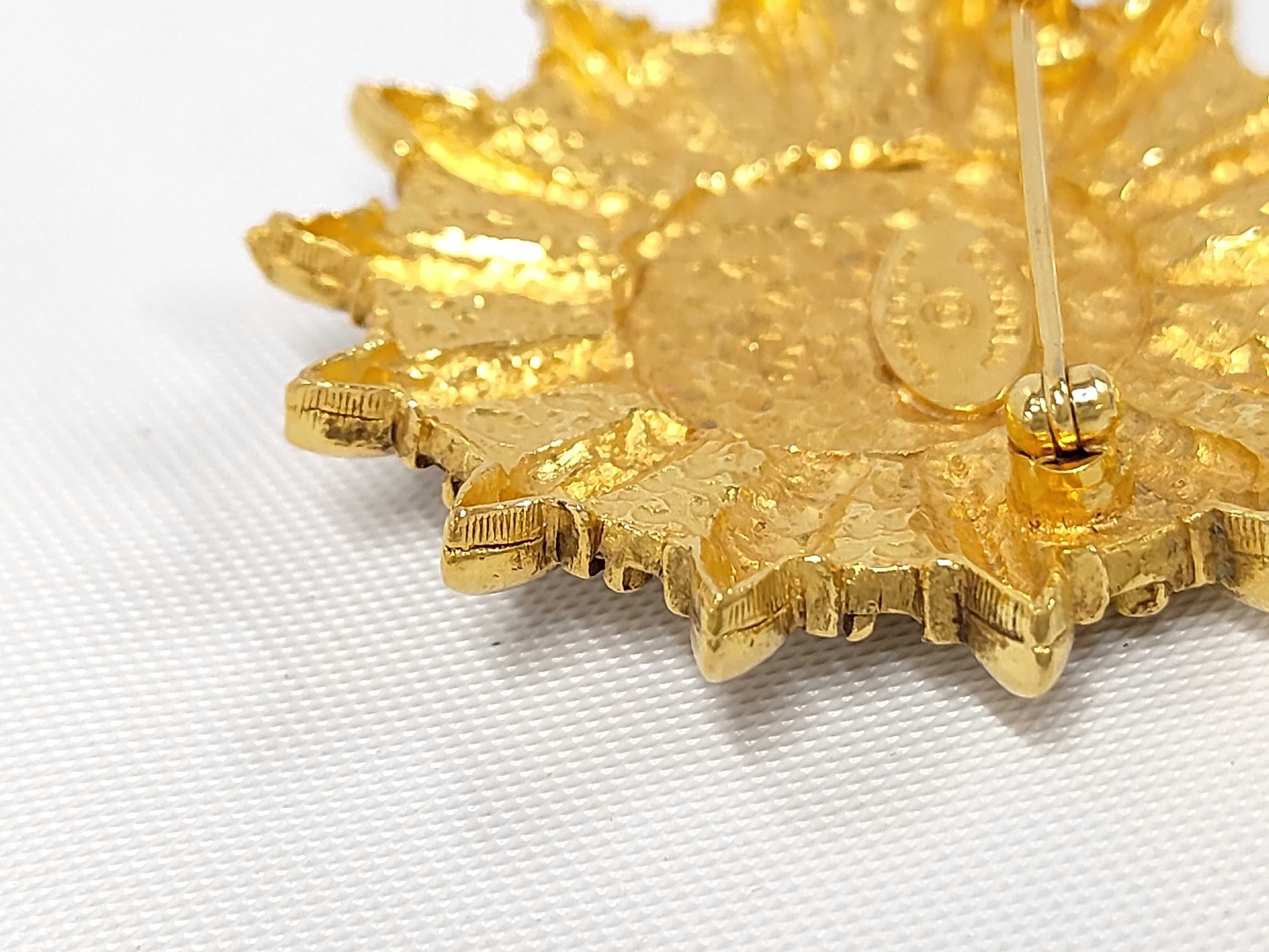 Emblem Coco Mark Brooch, Gold Brooch — view 10