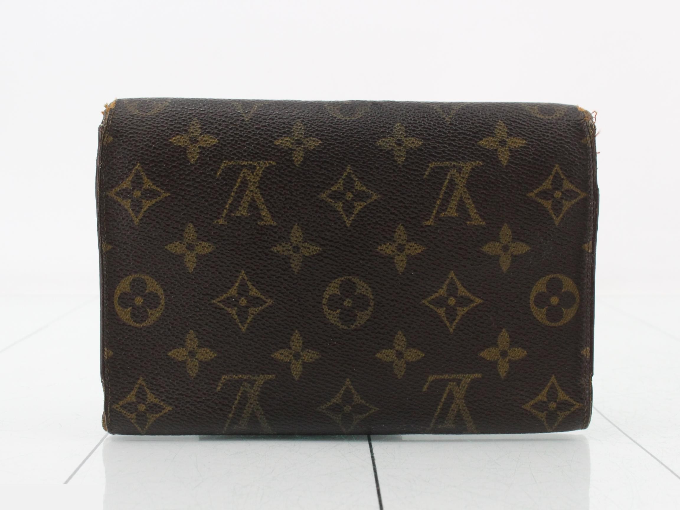 M60135 Pochette Passeport Tri-fold Wallet Monogram Brown — view 2