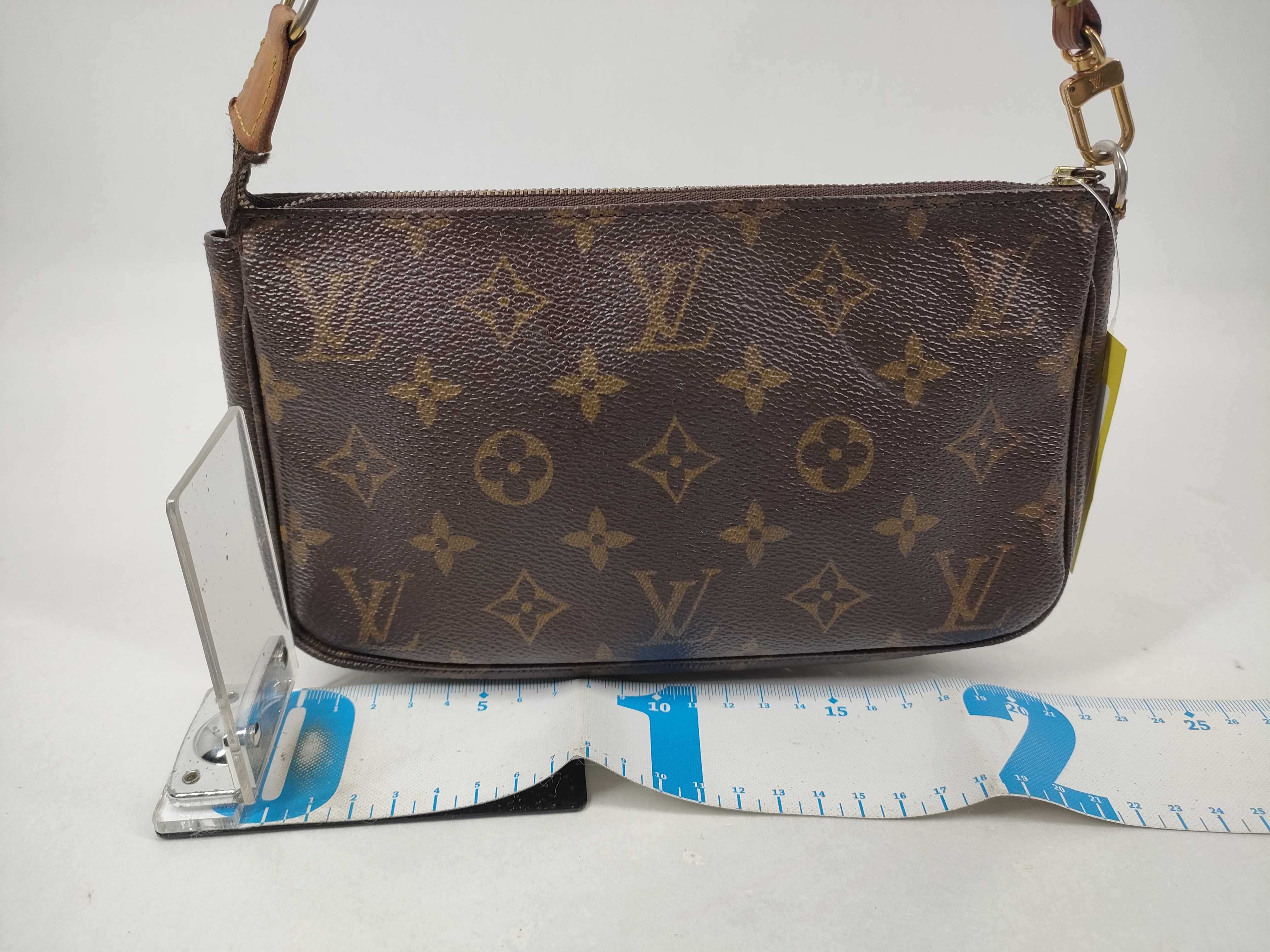 Monogram Accessoires Pouch — view 2