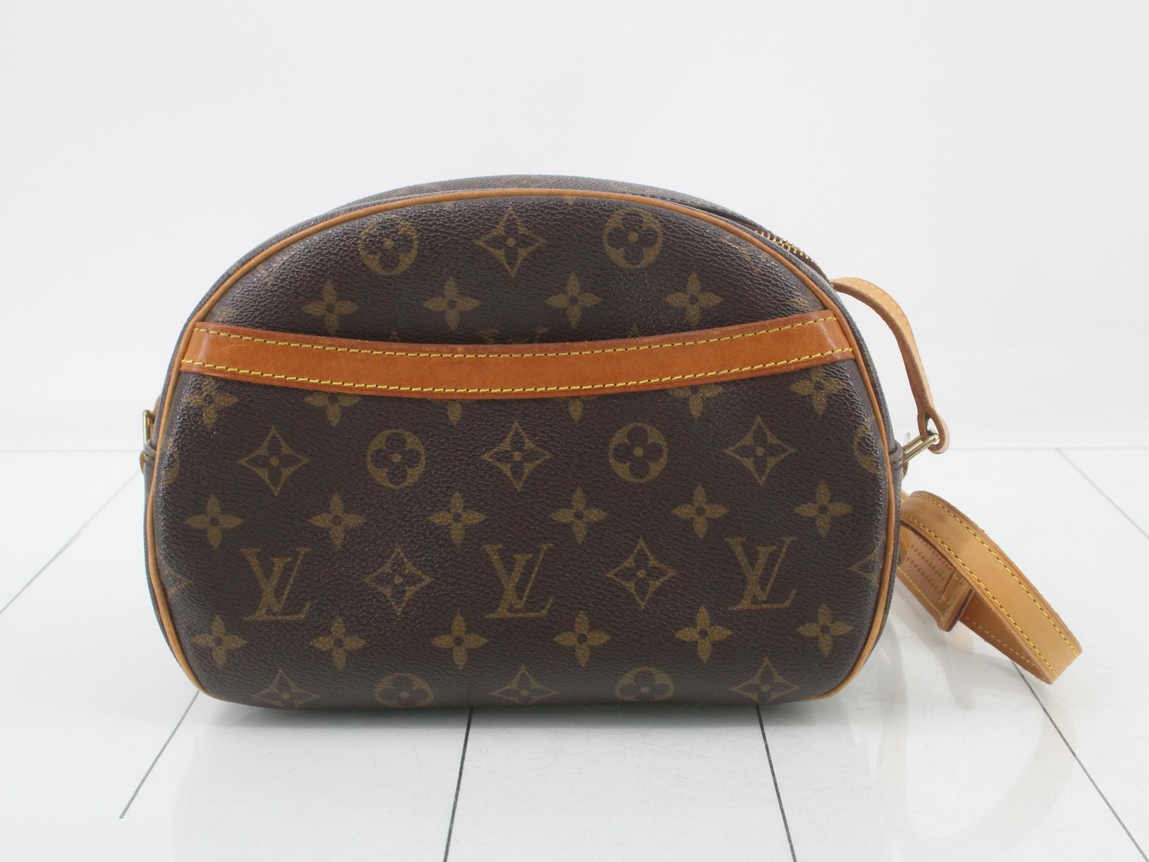 M51221 Blois Louis Vuitton Shoulder Bag Monogram