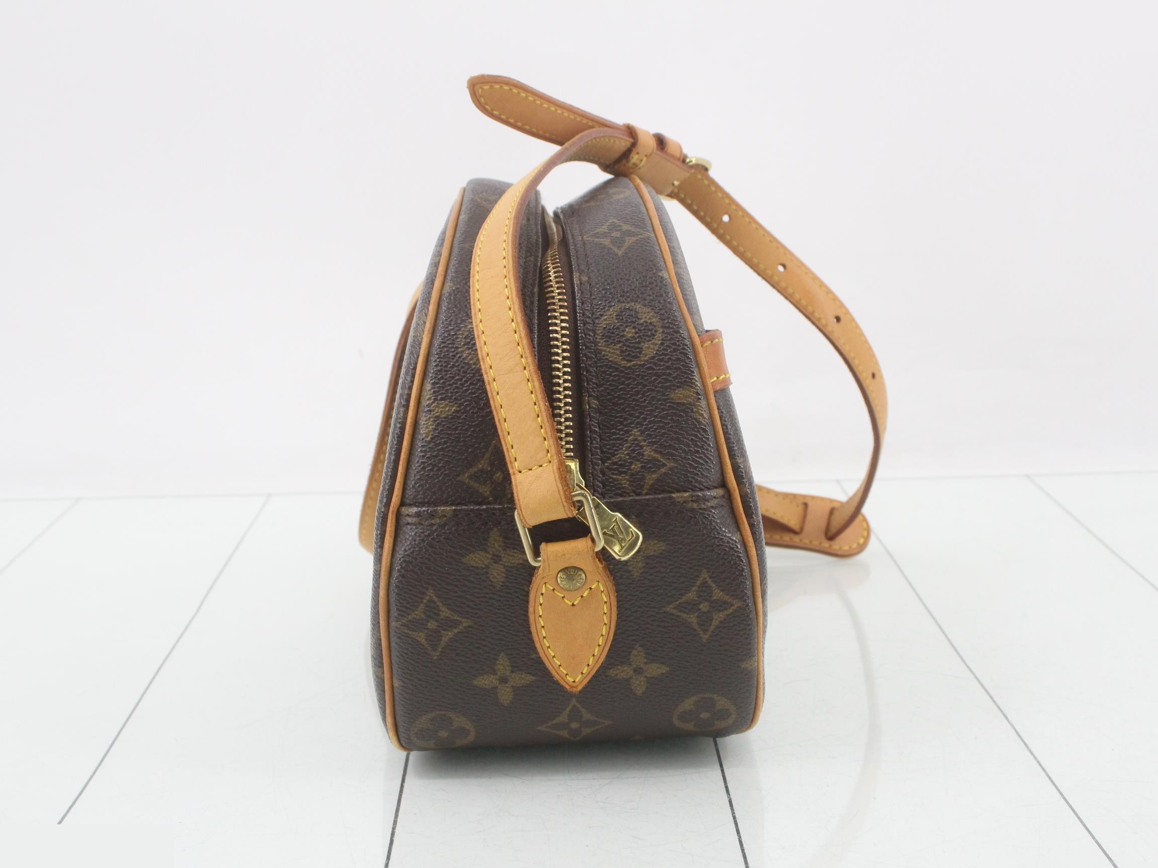 M51221 Blois Louis Vuitton Shoulder Bag Monogram — view 4