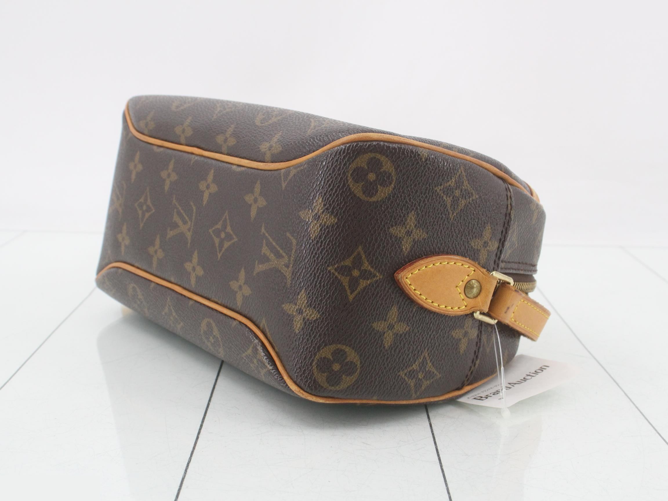M51221 Blois Louis Vuitton Shoulder Bag Monogram — view 6