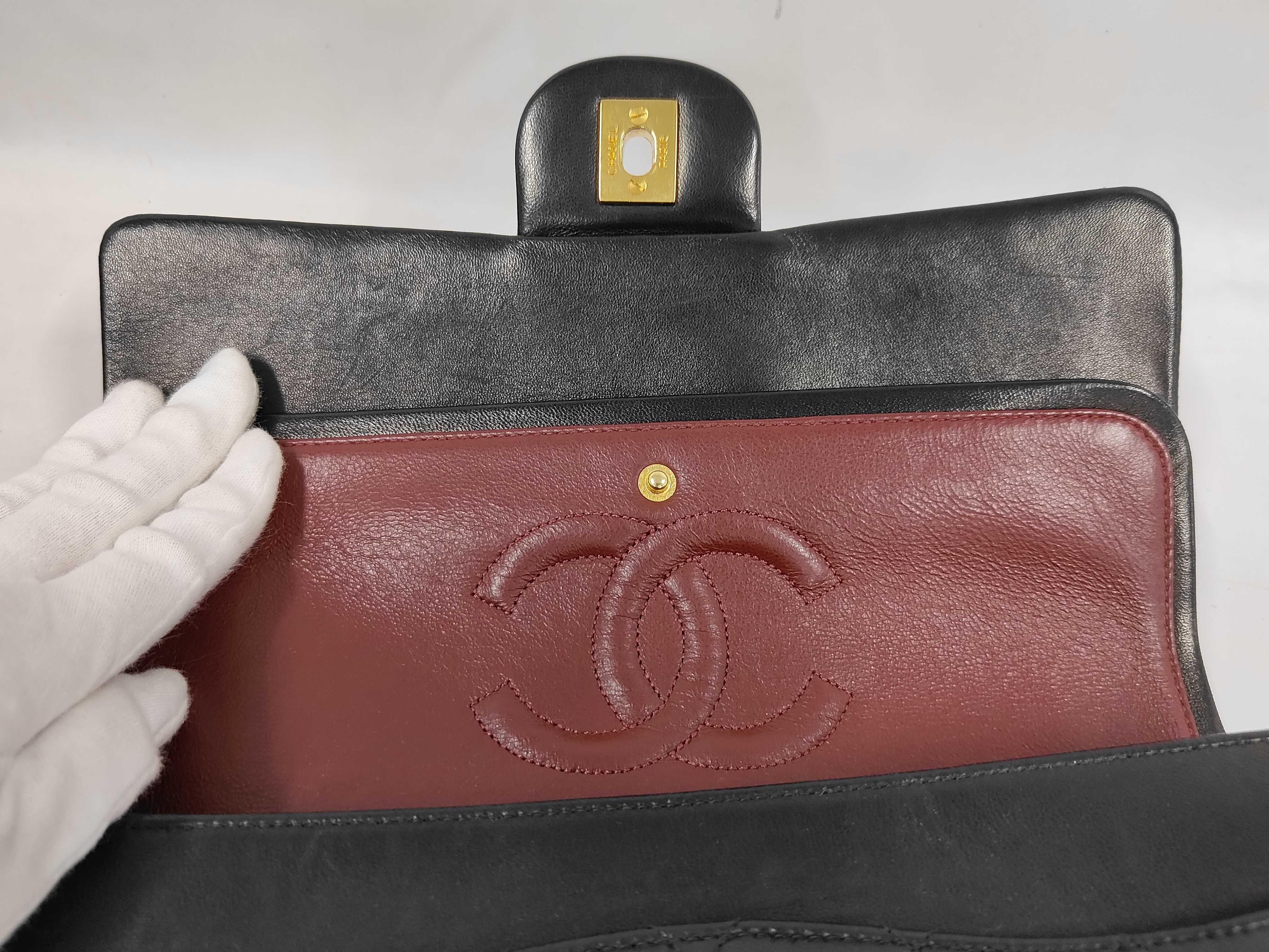 Matelassé Black Lambskin Shoulder Bag — view 7