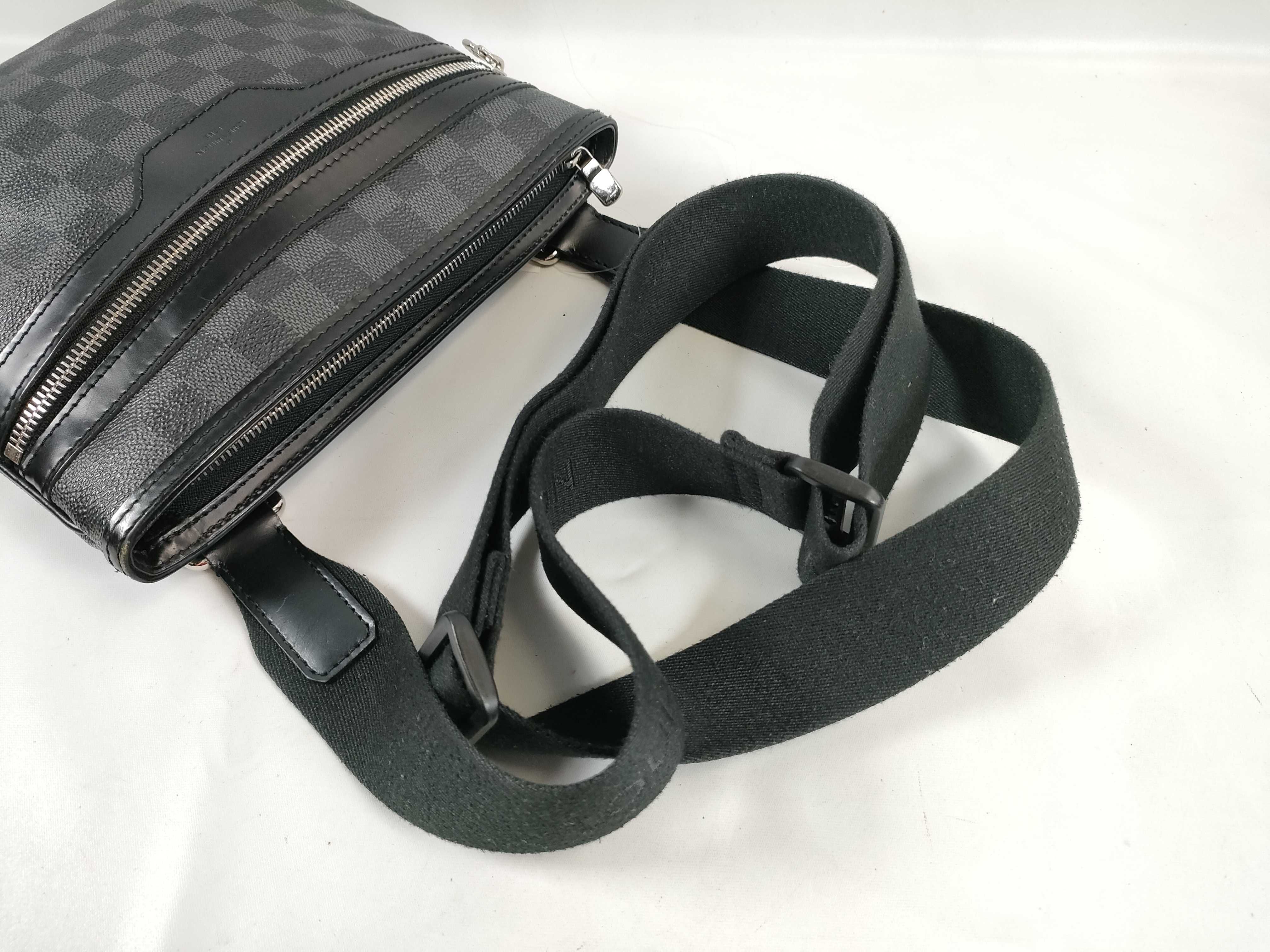 Damier Graphite N58028 Thomas Shoulder Bag — view 3