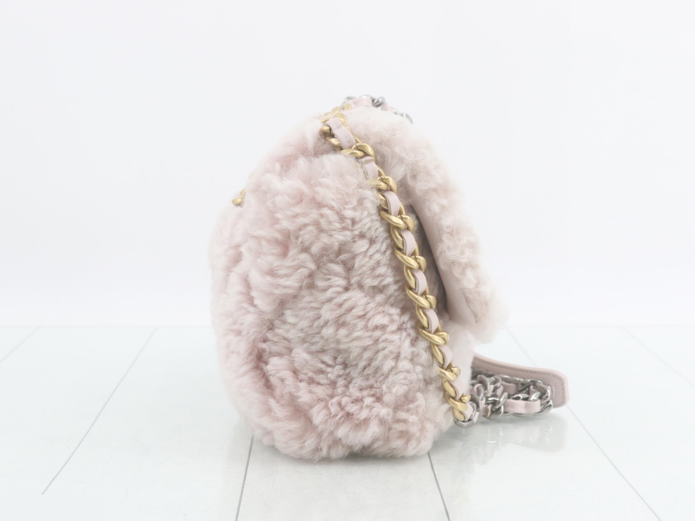 19 Shearling Boa Chain Shoulder Bag — view 4