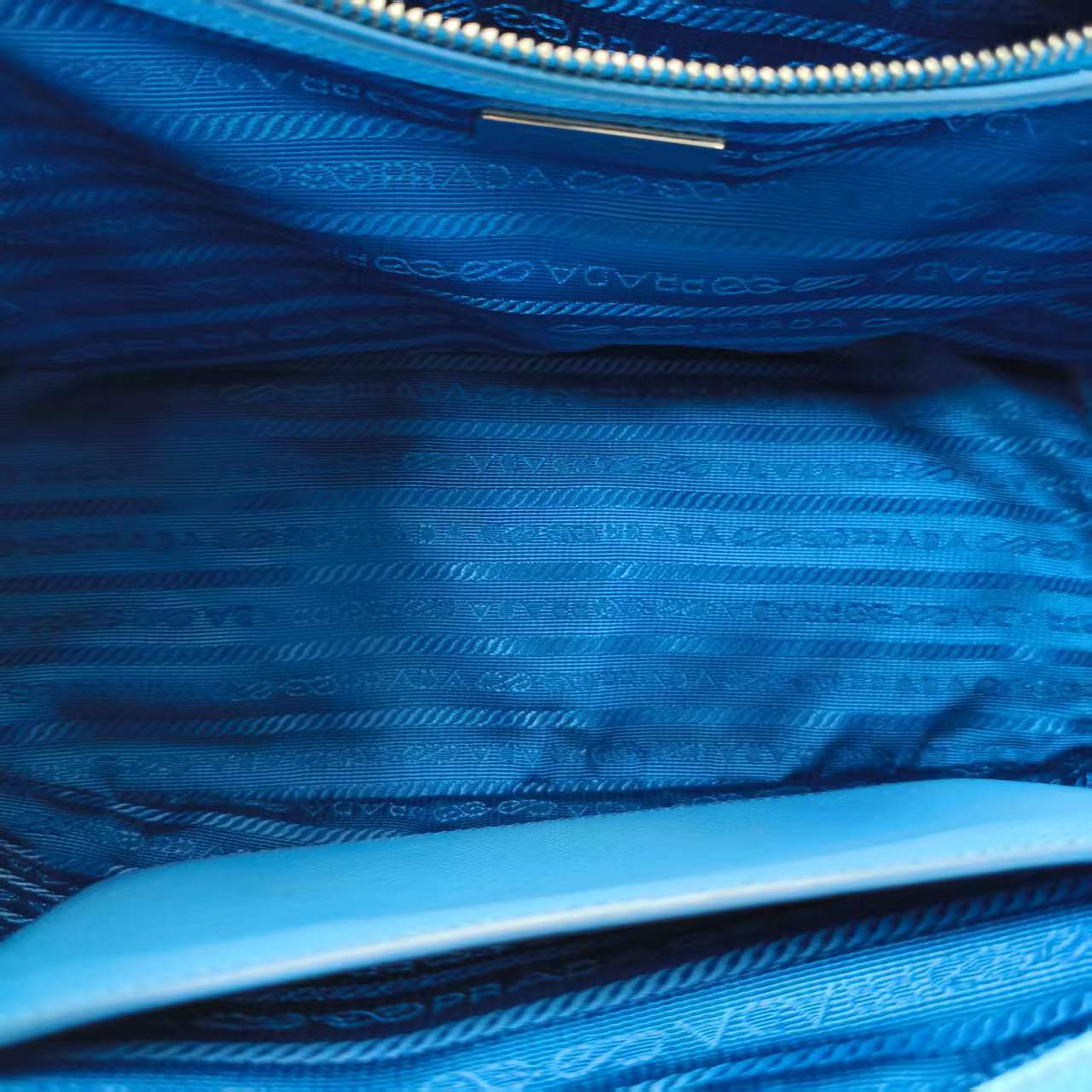 【*Shipped from: China*】PRADA Leather Shoulder Bag — view 9