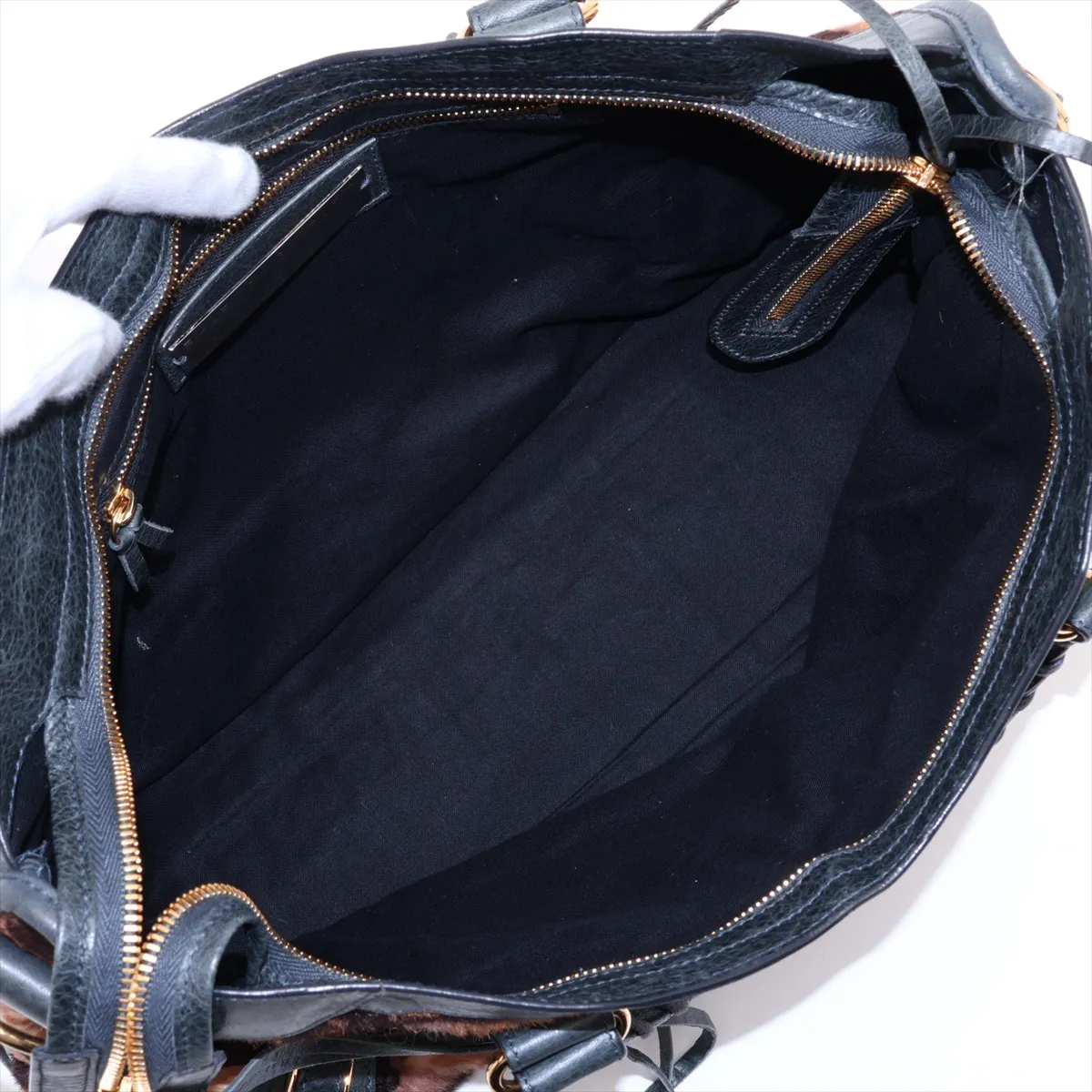 The City 115748 Calf Hair x Leather 2-Way Handbag Leopard Print with Mirror — view 8