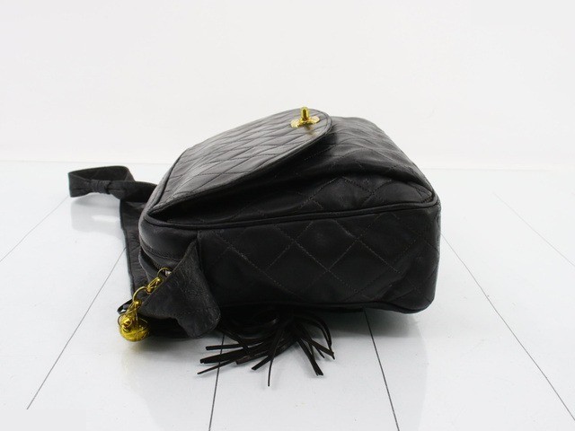 Bijou Matelassé Lambskin Black Fringe Chain Shoulder Bag Gold Hardware Seal — view 4