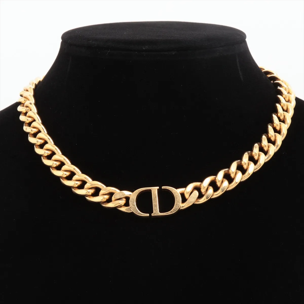 30 Montaigne necklace, GP gold. Shows signs of wear, — view 5