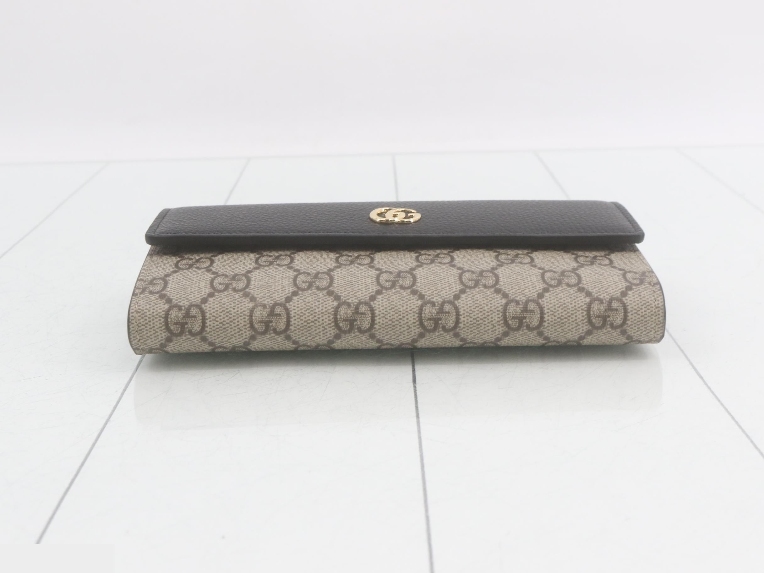 Double G Bicolor Continental Wallet, Retail Price ¥97,900, Unused — view 3