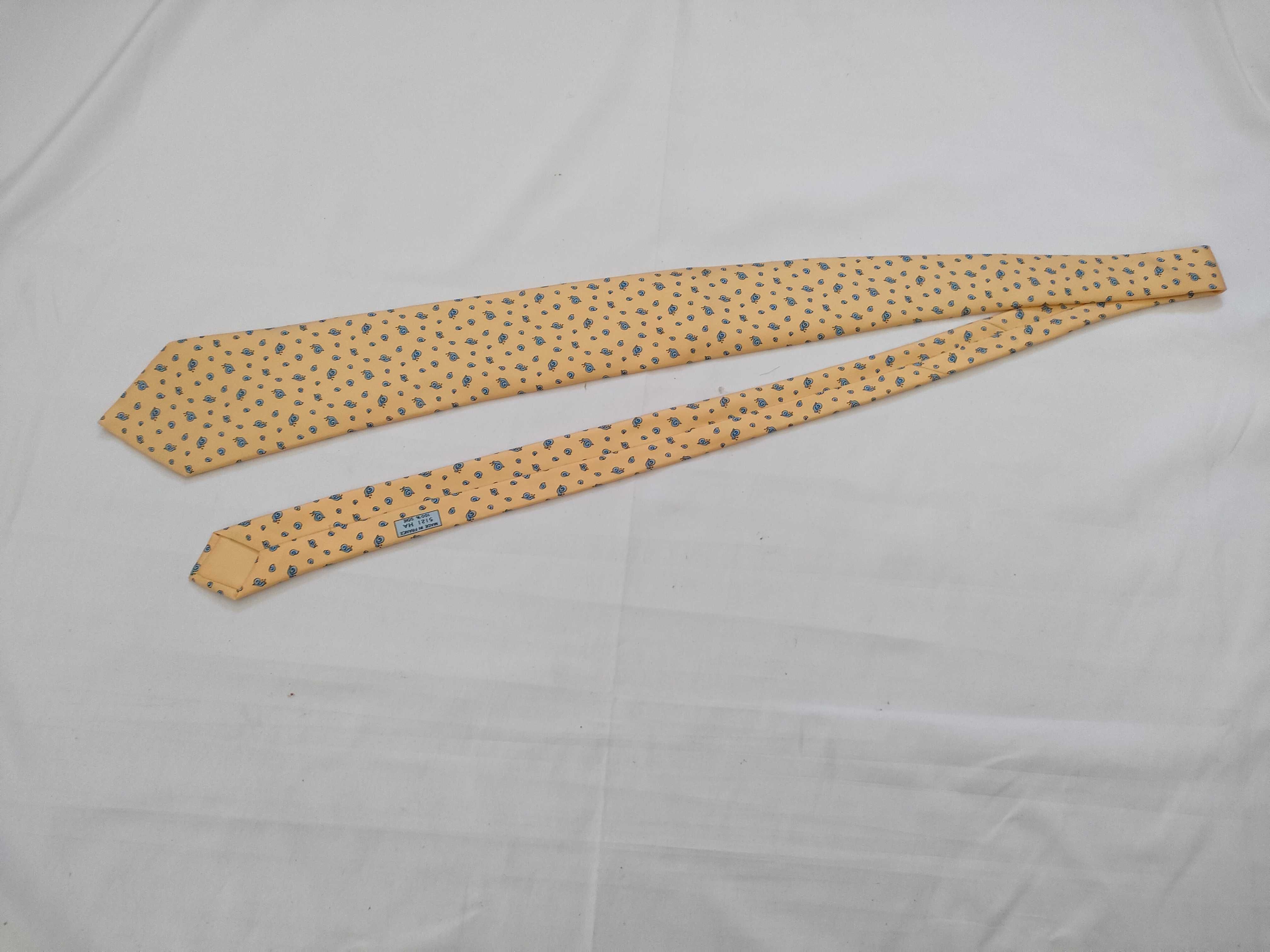 silk tie with box, other accessories. — view 2