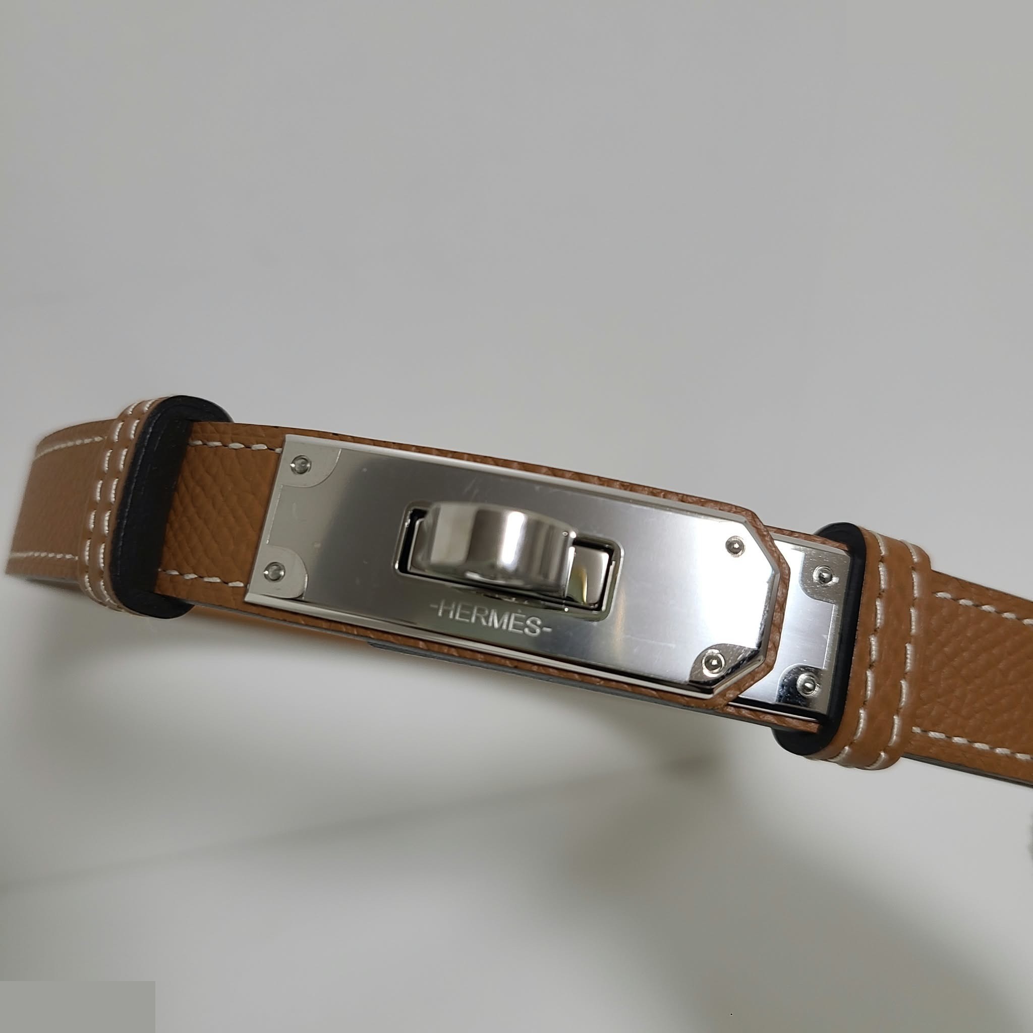Ｋｅｌｌｙ Ｂｅｌｔ — view 3