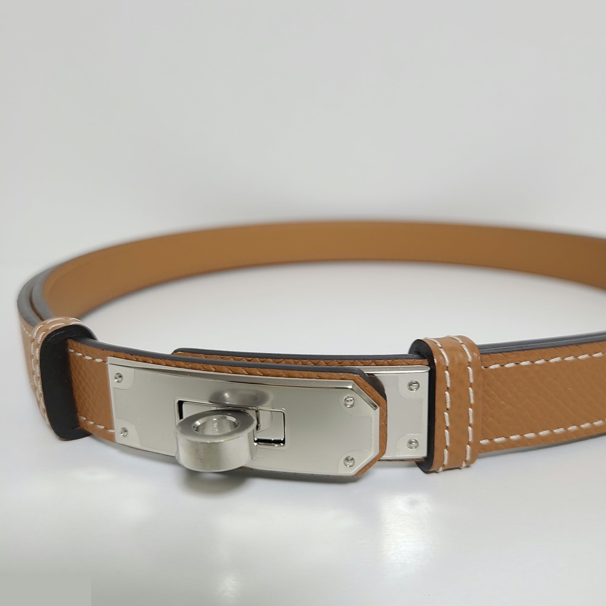 Ｋｅｌｌｙ Ｂｅｌｔ — view 5