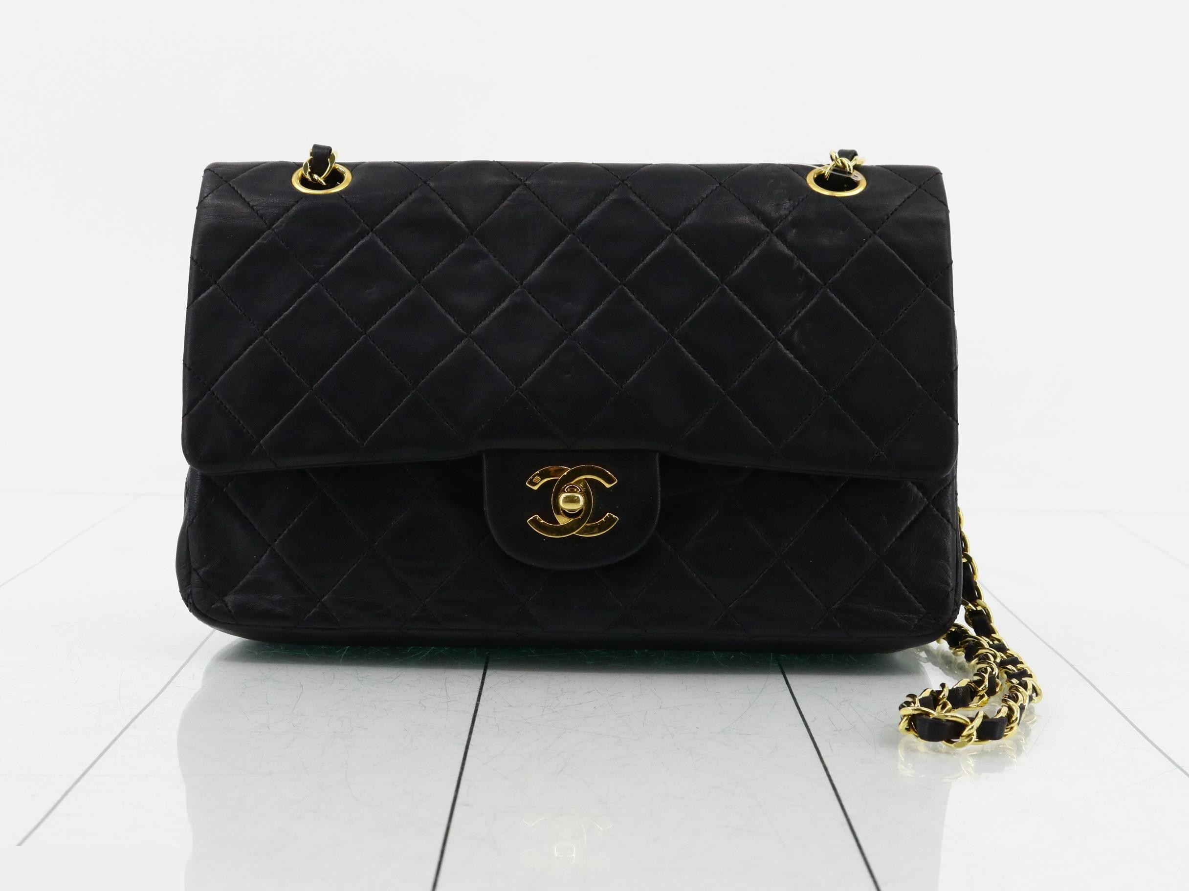 Matelassé Chain Shoulder Bag