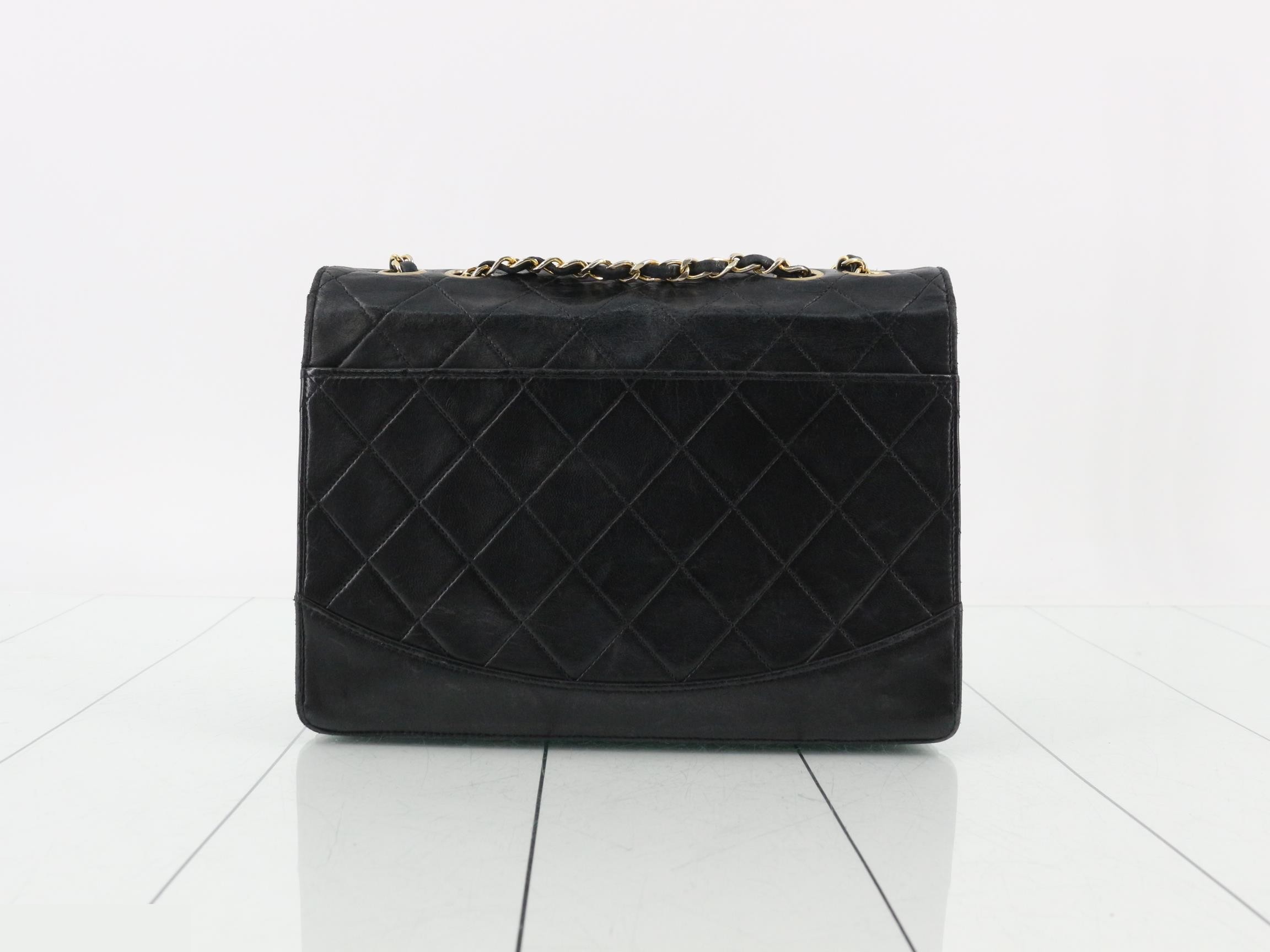 Matelassé shoulder bag - Serial number unclear — view 2