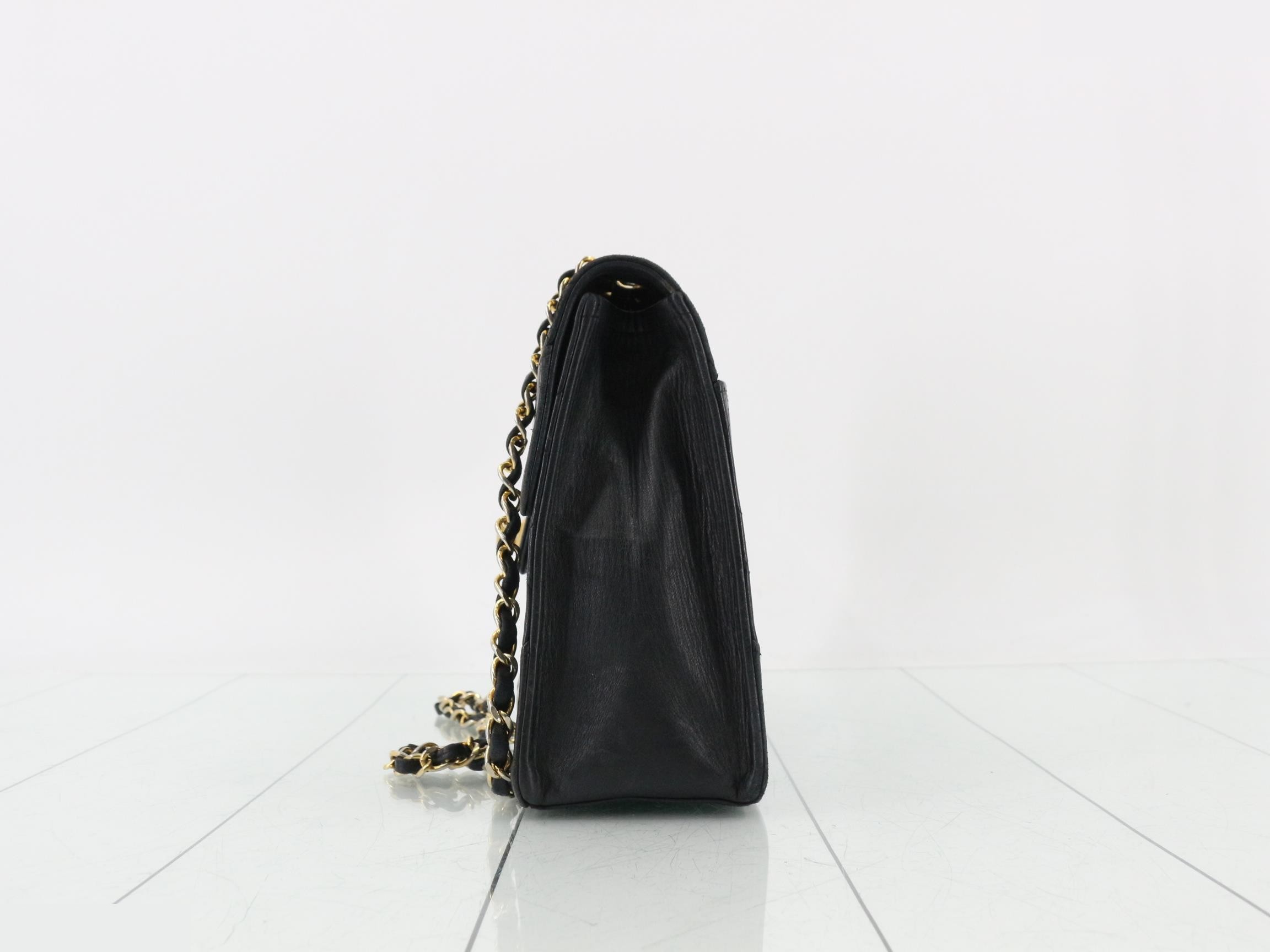 Matelassé shoulder bag - Serial number unclear — view 3