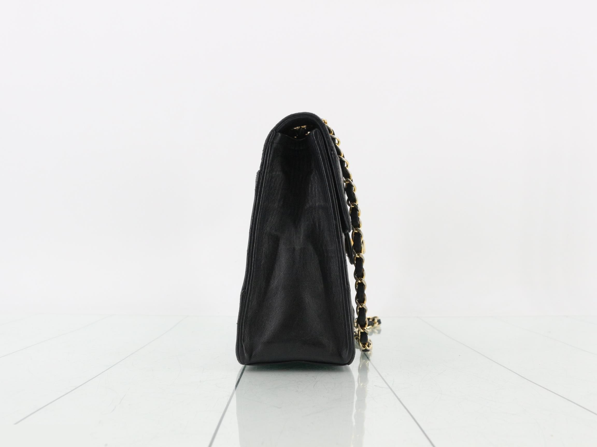 Matelassé shoulder bag - Serial number unclear — view 4