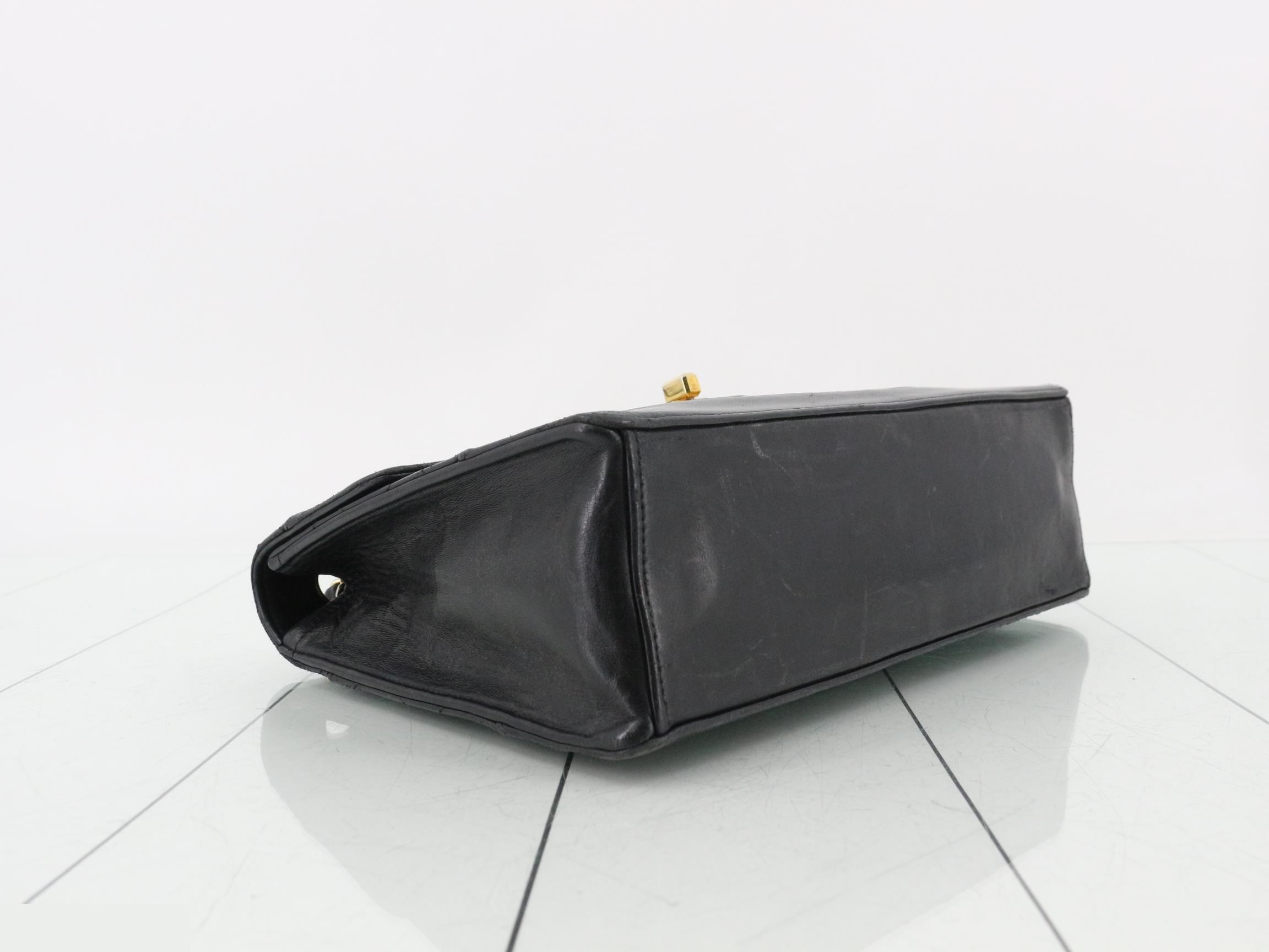 Matelassé shoulder bag - Serial number unclear — view 5
