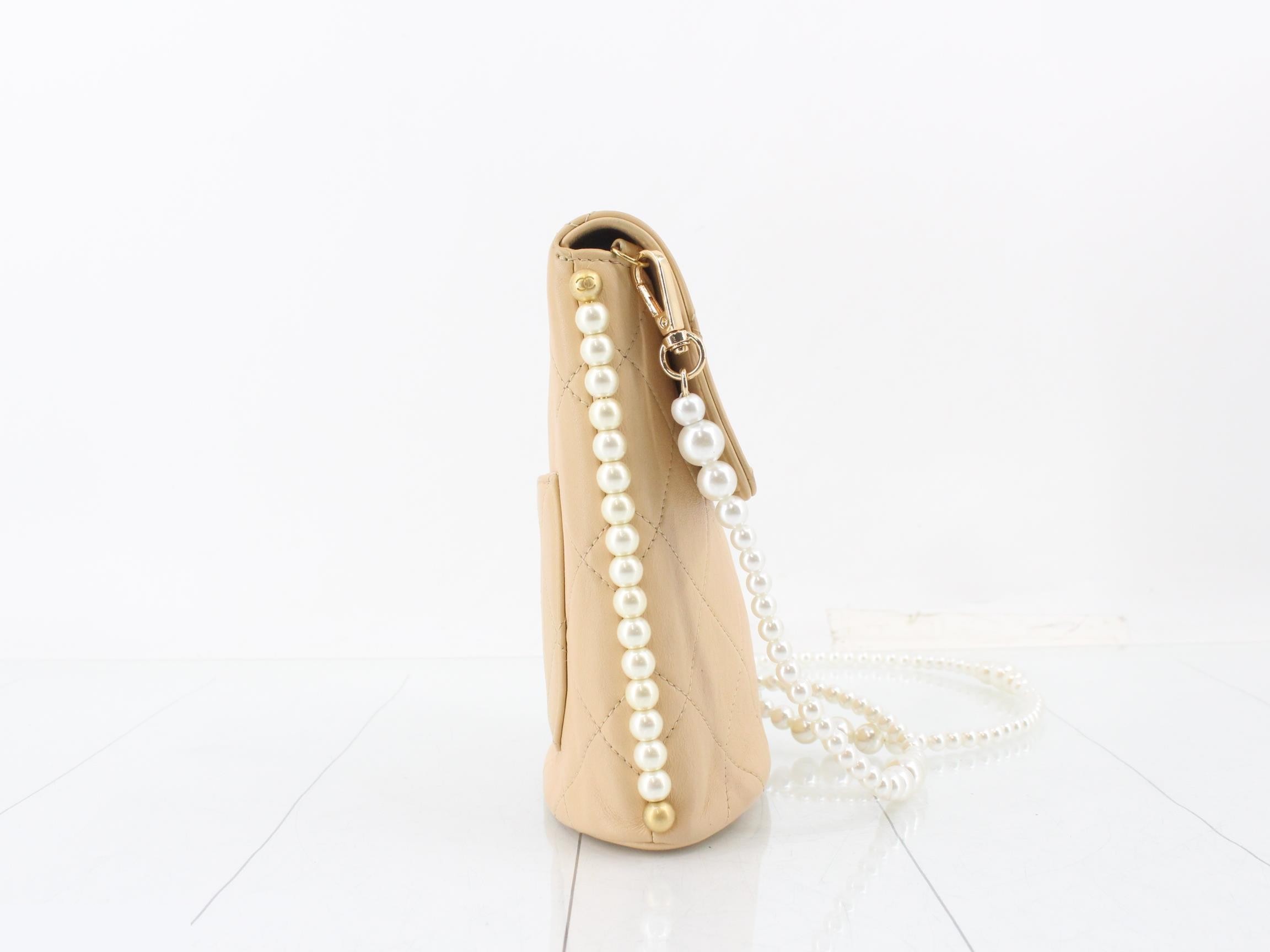 Matelassé Coco Mark Pearl Chain Shoulder Bag — view 4