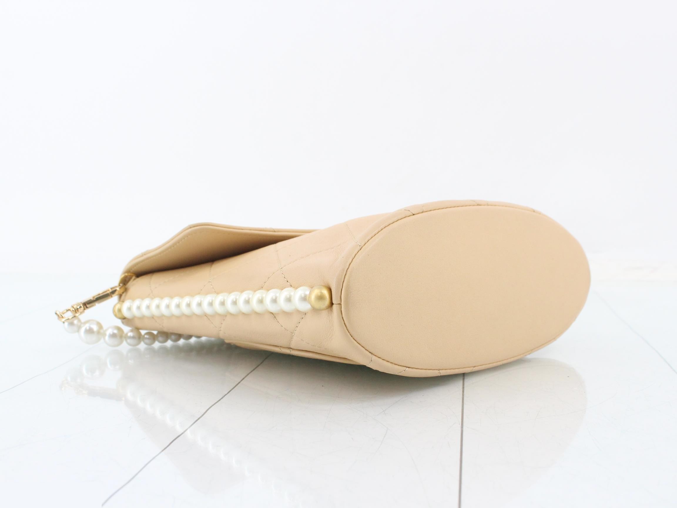 Matelassé Coco Mark Pearl Chain Shoulder Bag — view 5