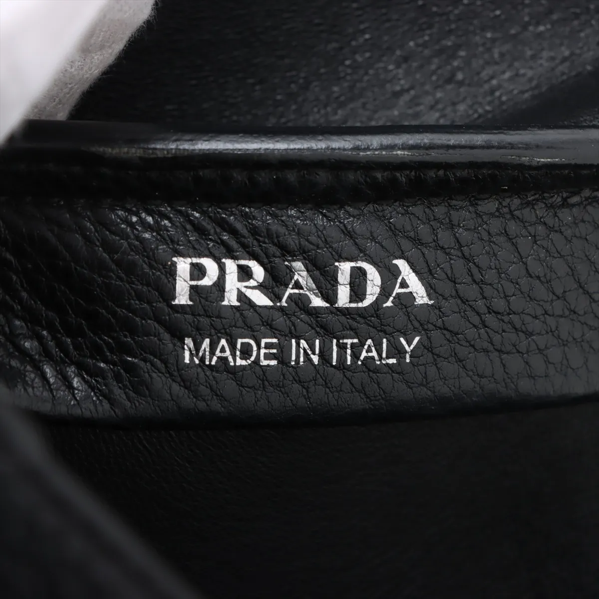 Vitello Dino Leather Handbag Black — view 10