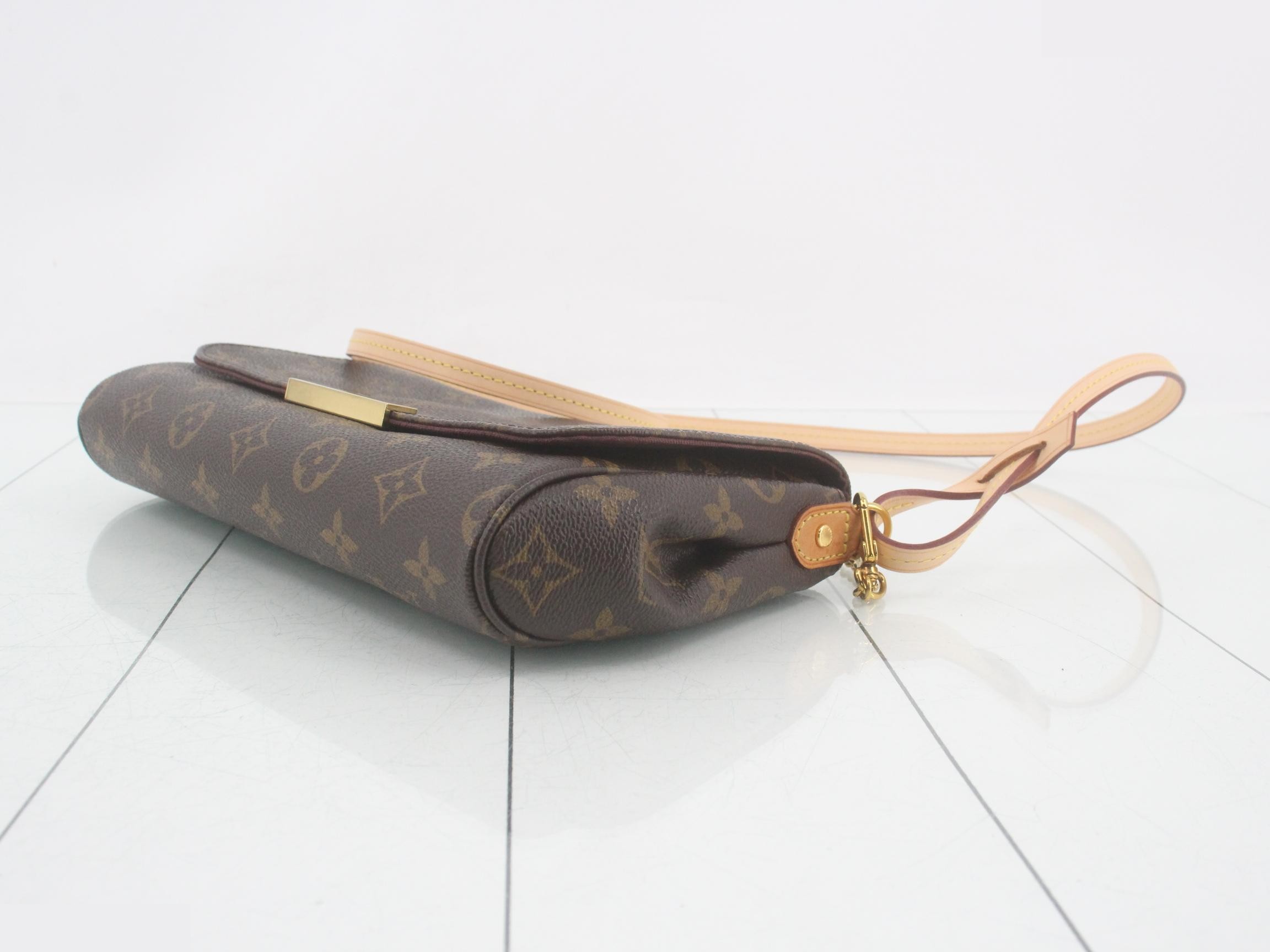 Monogram Favorite MM 2-Way Shoulder Bag — view 6