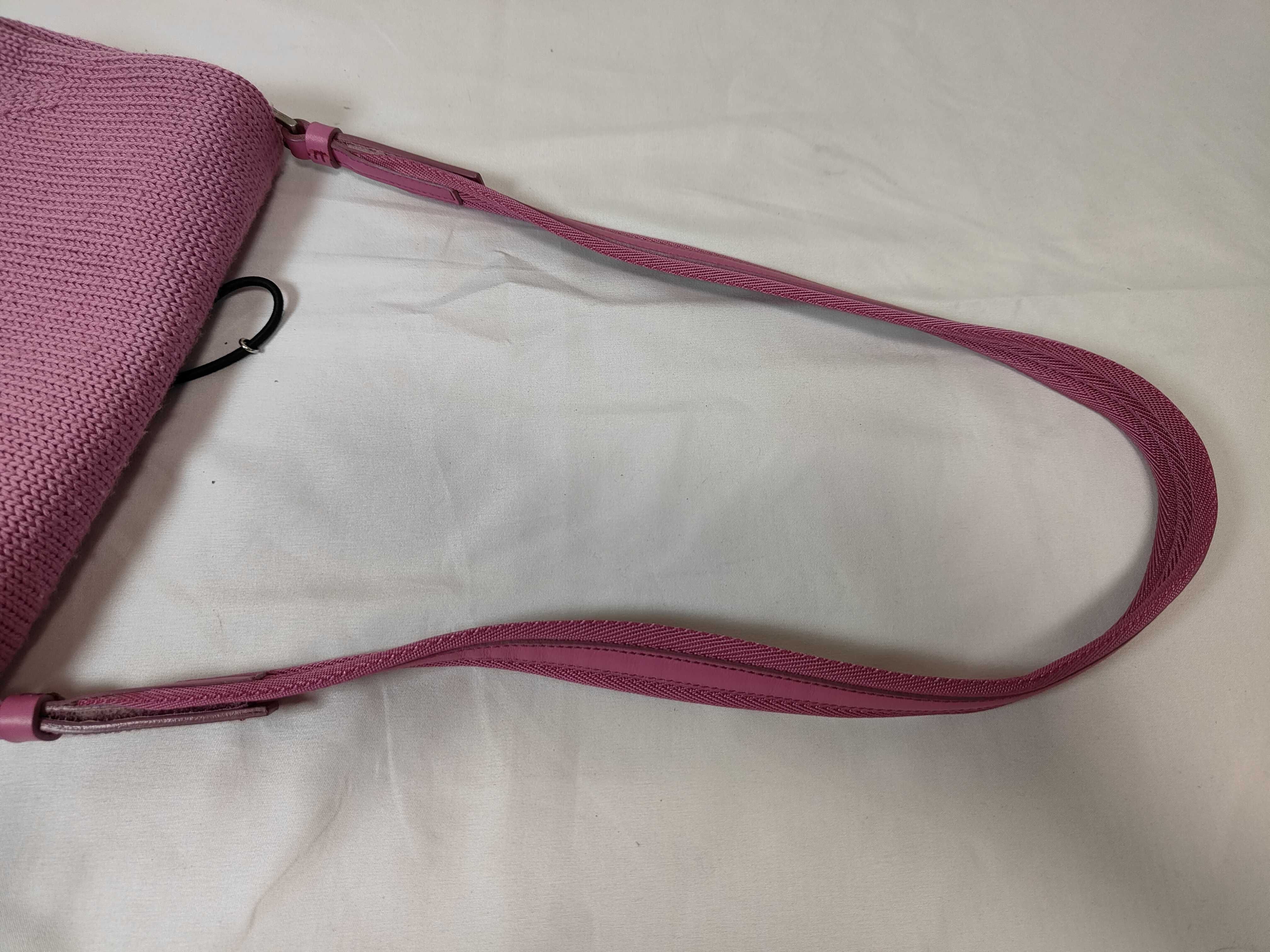 00s B9443 Shoulder Bag Knit Archive Pink Shoulder Bag — view 3