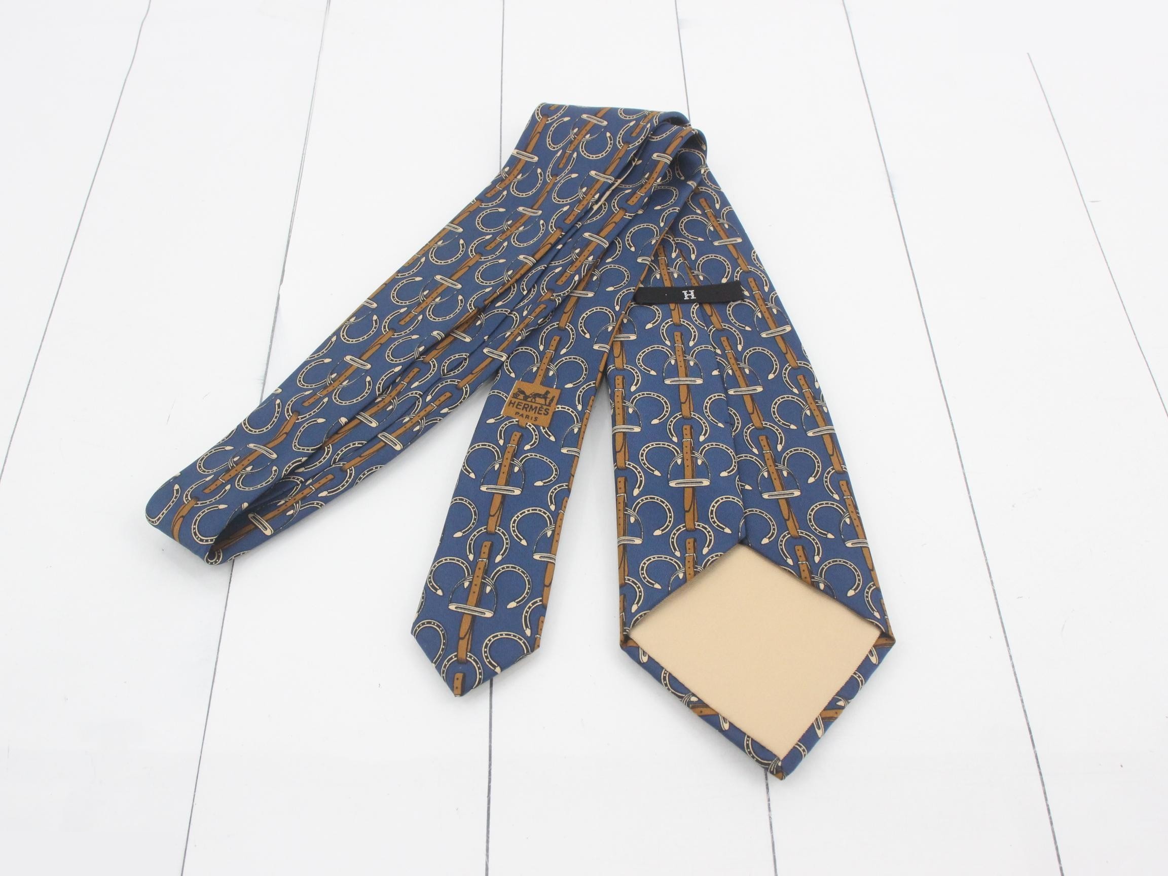 Blue necktie — view 2