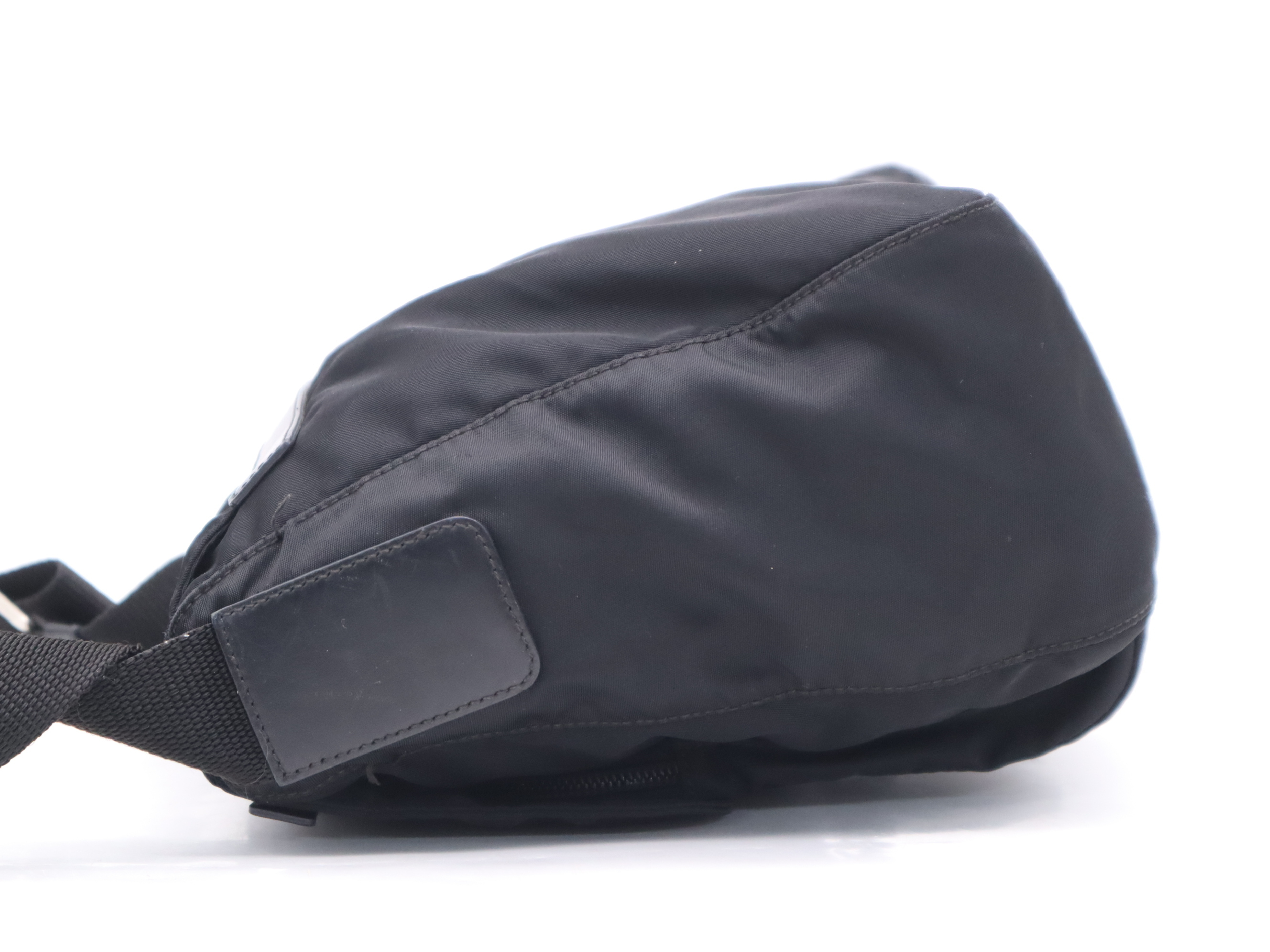 BT8994 Tessuto Black Shoulder Bag with Dust Bag and Guarantee Card — view 3