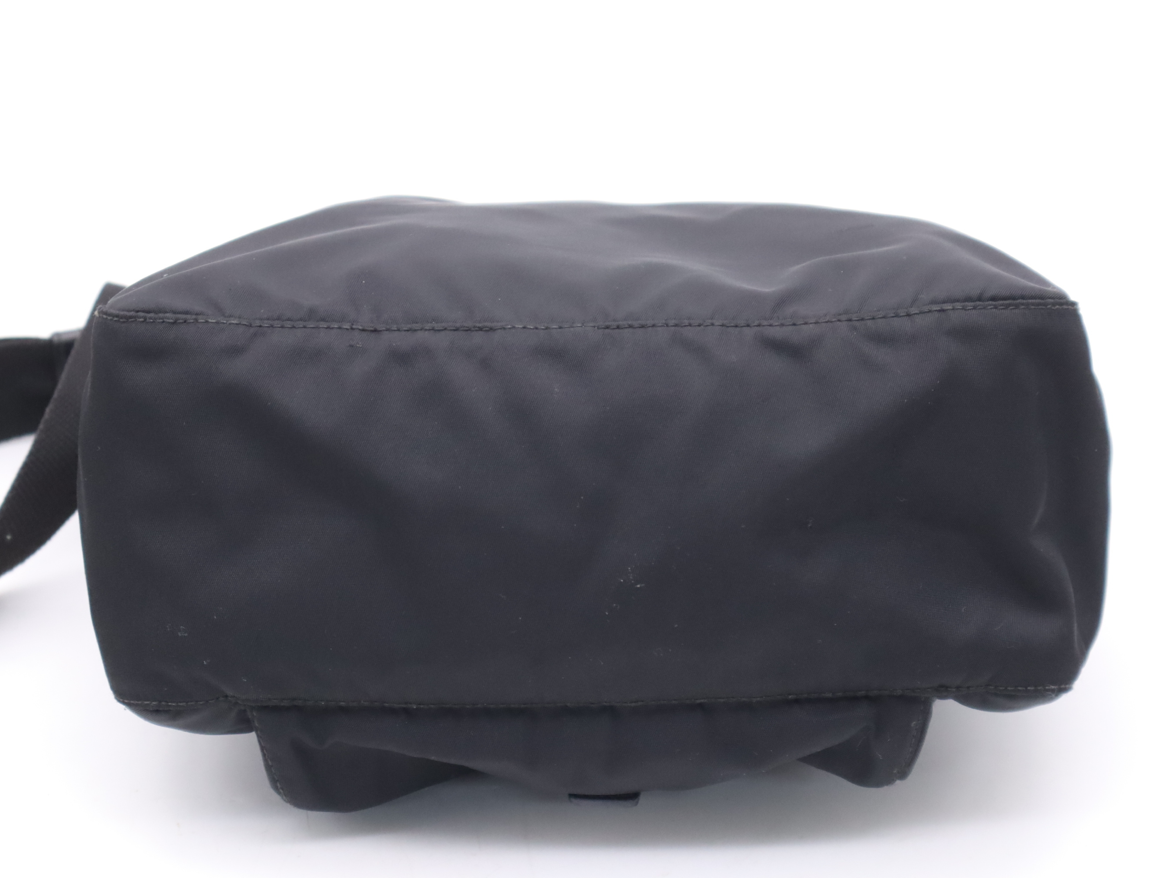 BT8994 Tessuto Black Shoulder Bag with Dust Bag and Guarantee Card — view 4