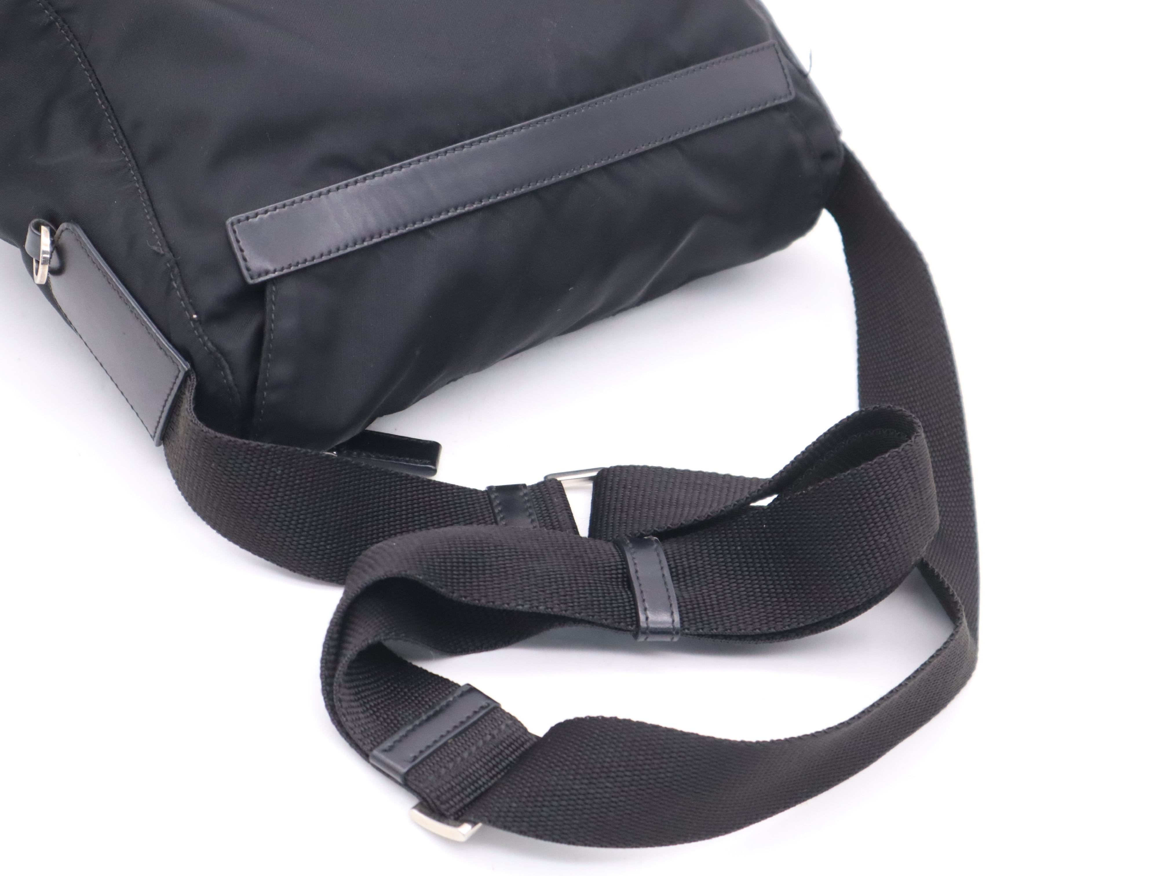 BT8994 Tessuto Black Shoulder Bag with Dust Bag and Guarantee Card — view 6