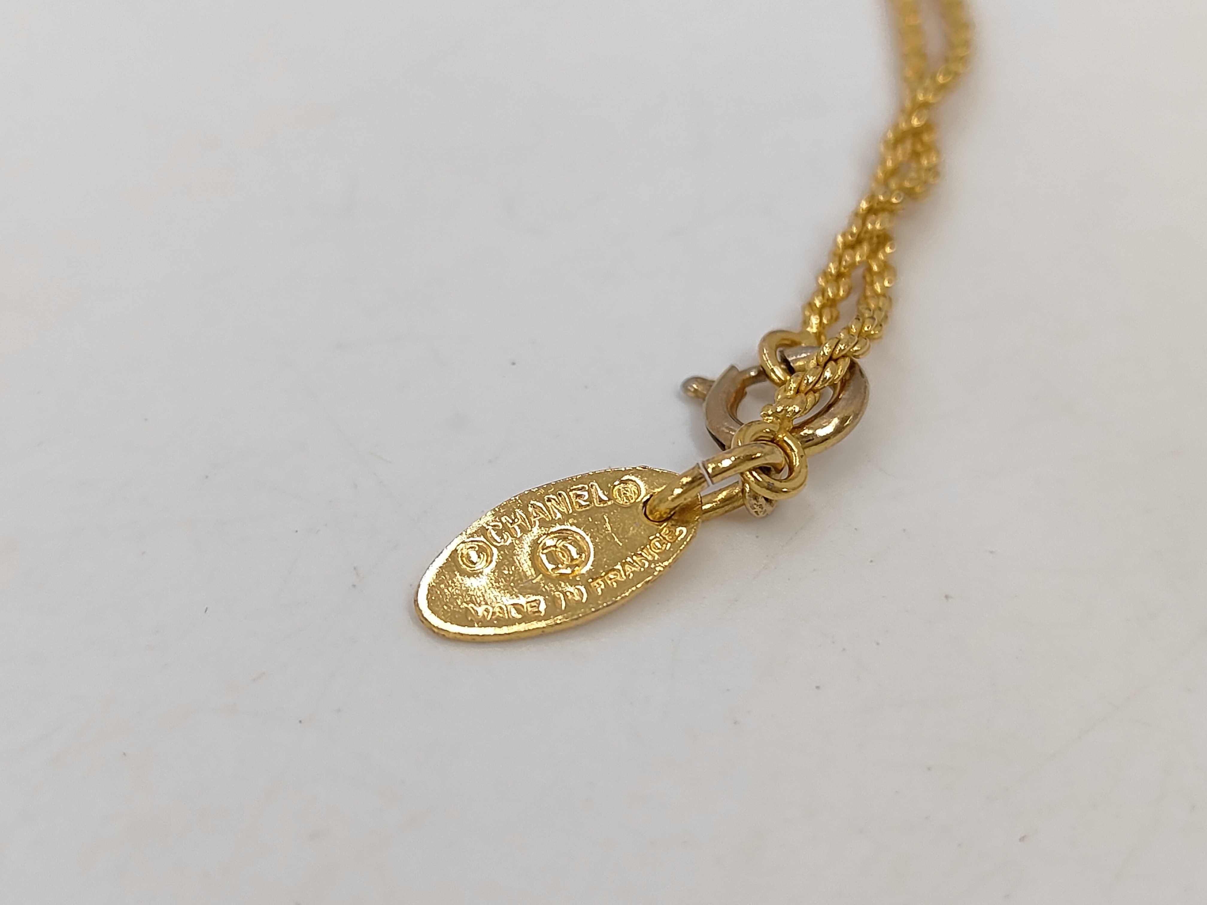 Circle Coco Mark Gold Necklace — view 5