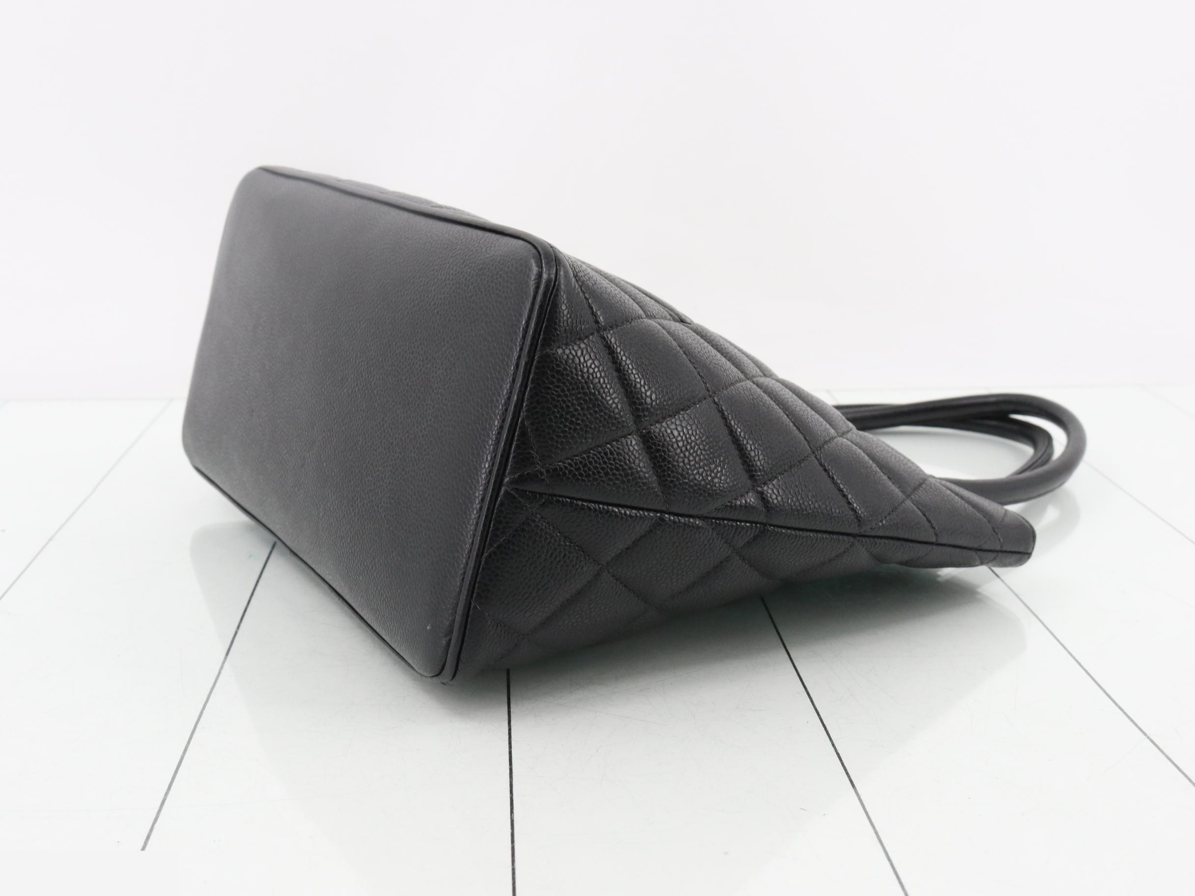 Matelassé Caviar Reissue Tote Bag (with seal card) — view 6